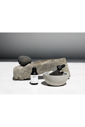 طقم موزع عطر No.4 باتل في وعاء خرساني