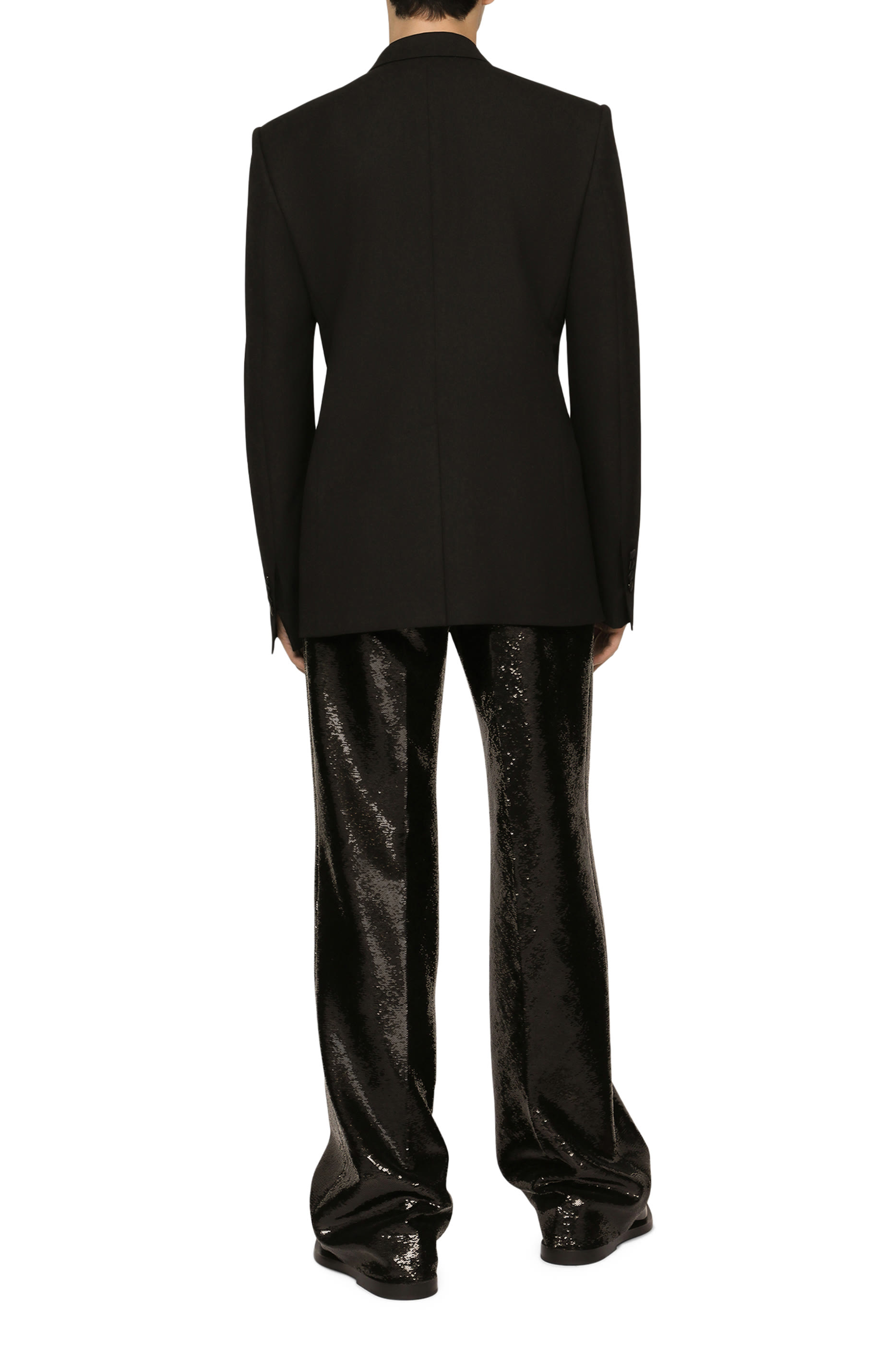 جاكيت توكسيدو بقصة سيسيليا وصفي أزرار صوف