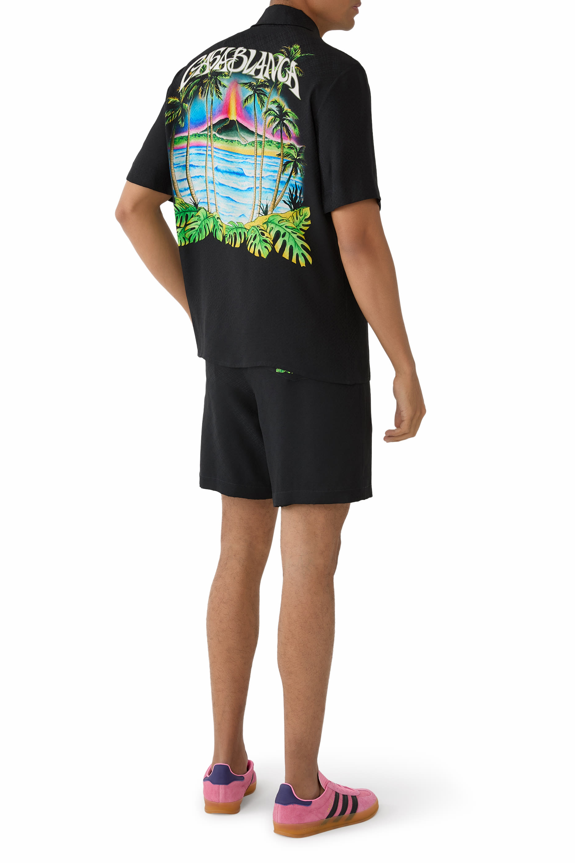 قميص بنقشة بركان غرافيكية