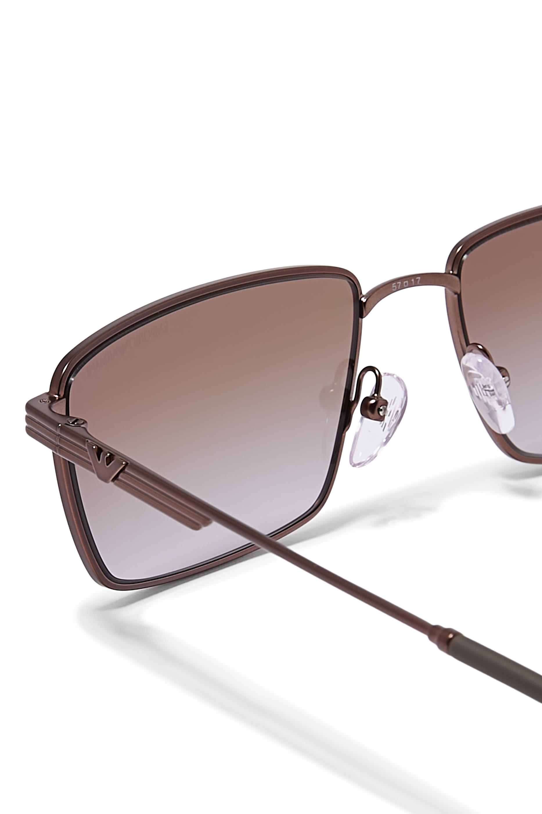 نظارة شمسية بإطار مستطيل