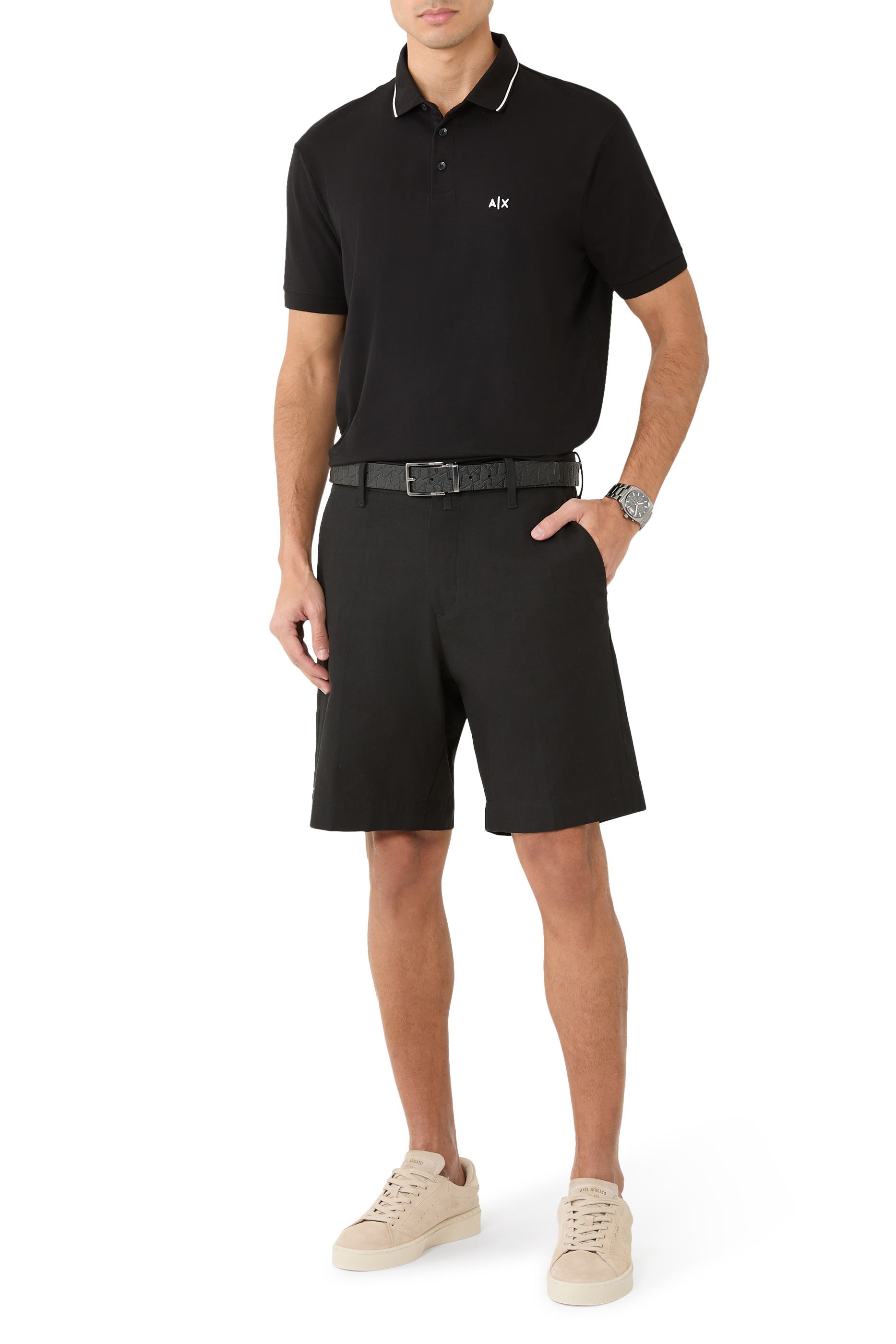 قميص بولو بقصة ضيقة وشعار الماركة