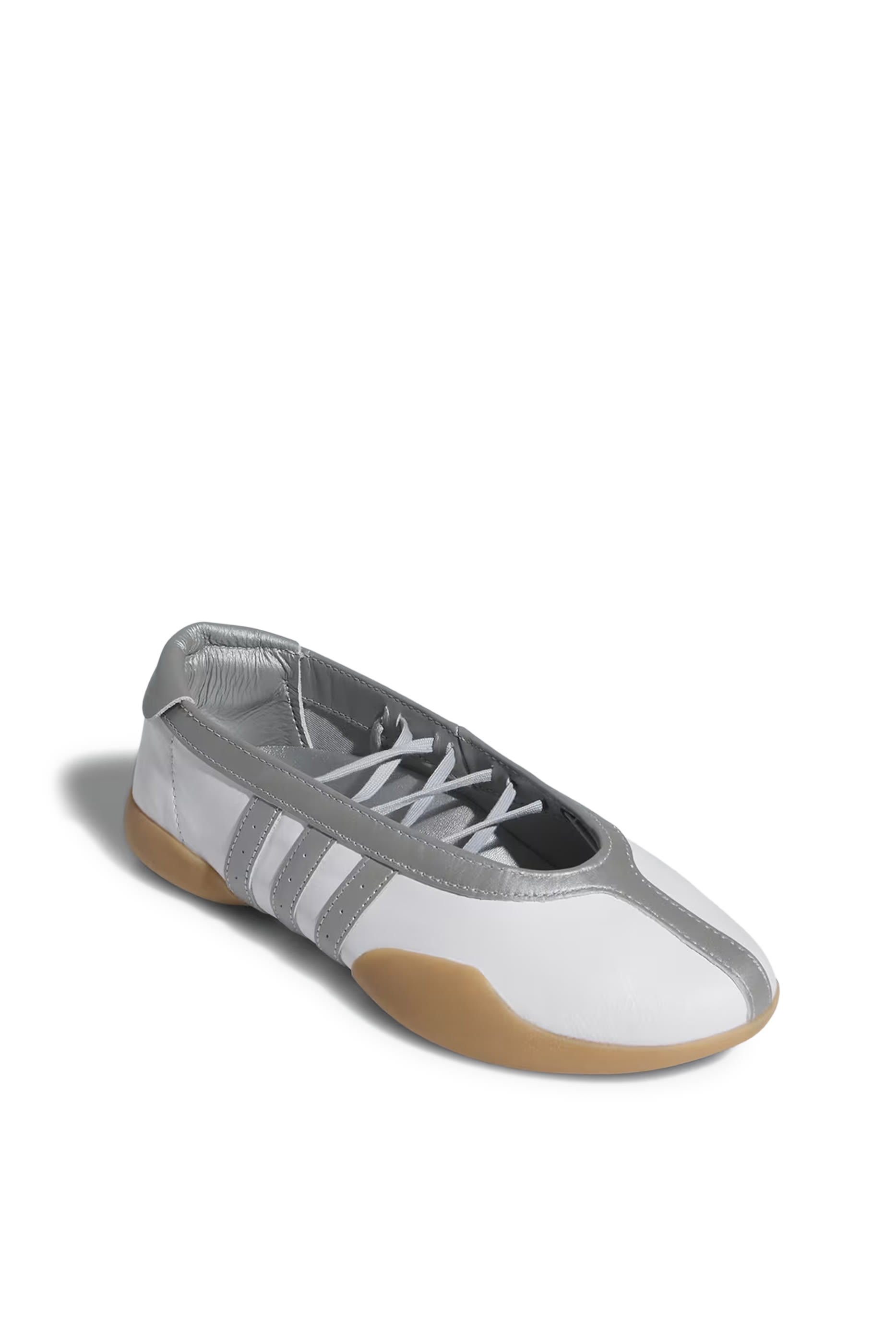 سنيكرز تايكوندو ماي