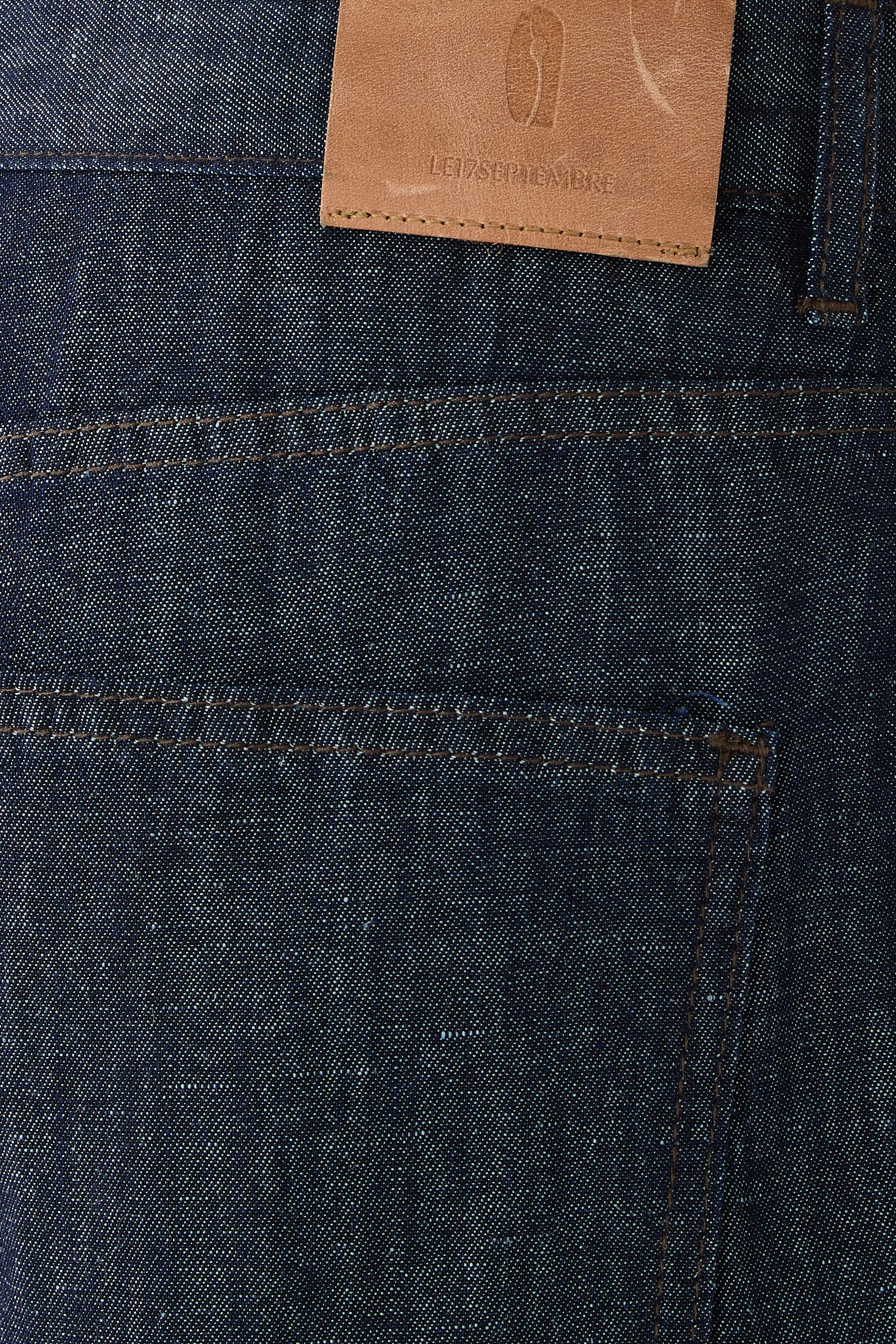 بنطال جينز بقصة مستقيمة دنيم