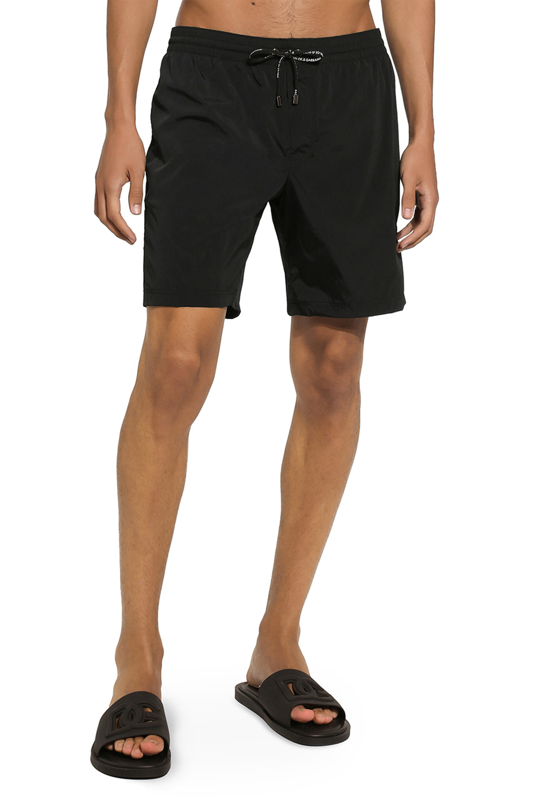 شورت سباحة بخصر متوسط الارتفاع بشعار حرفي الماركة