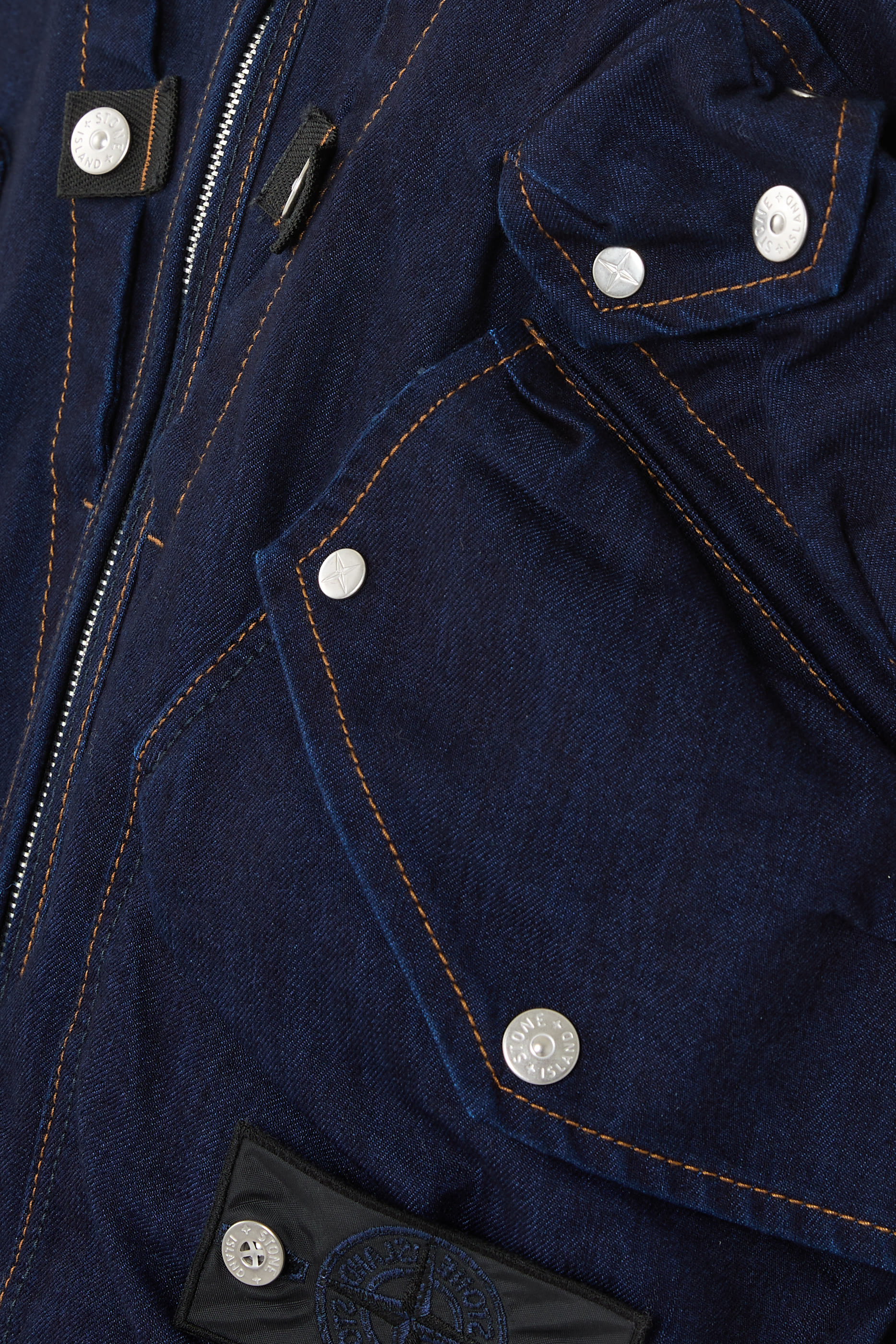 فيست بتصميم عملي بجيوب متعددة