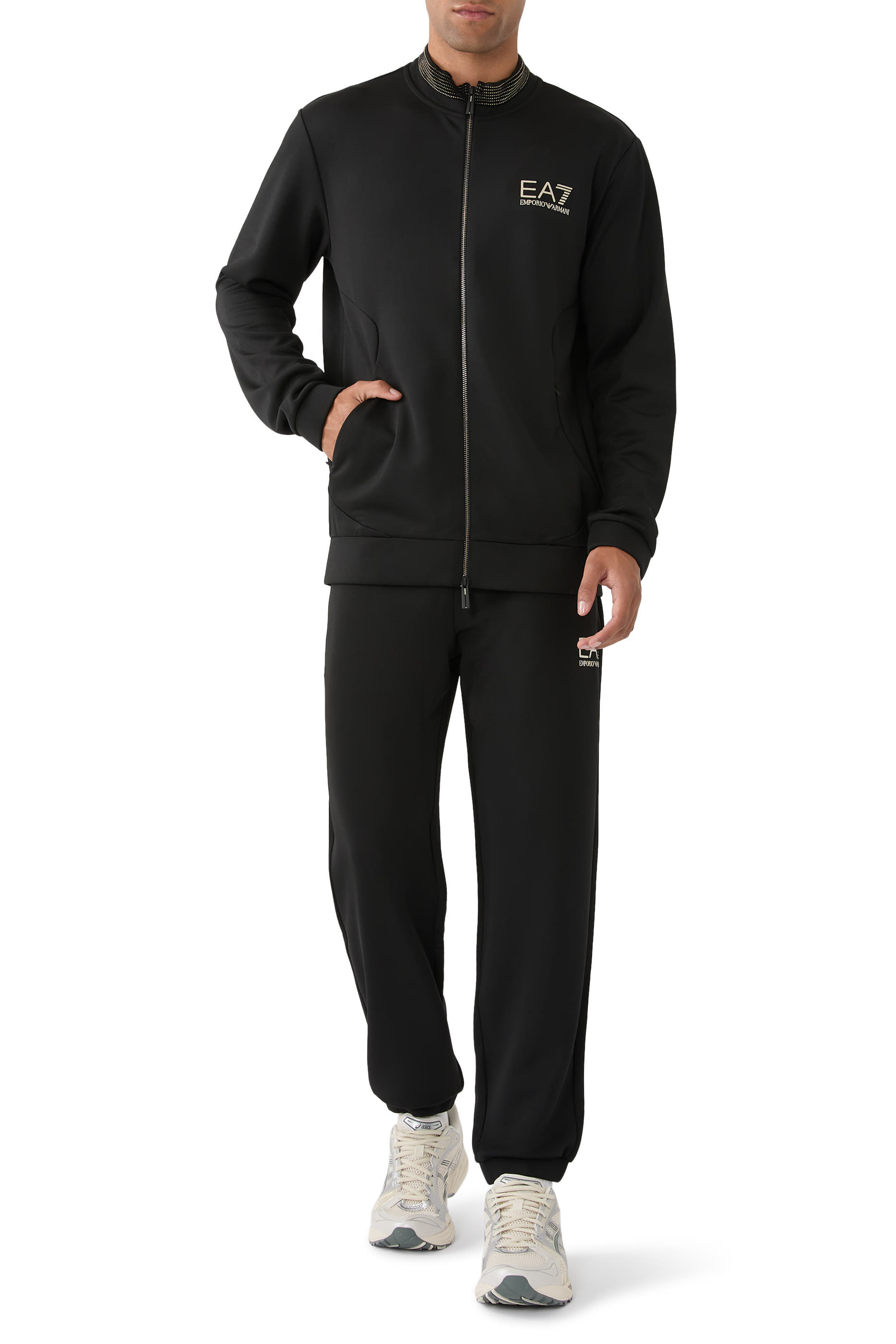 سويت شيرت بشعار الماركة