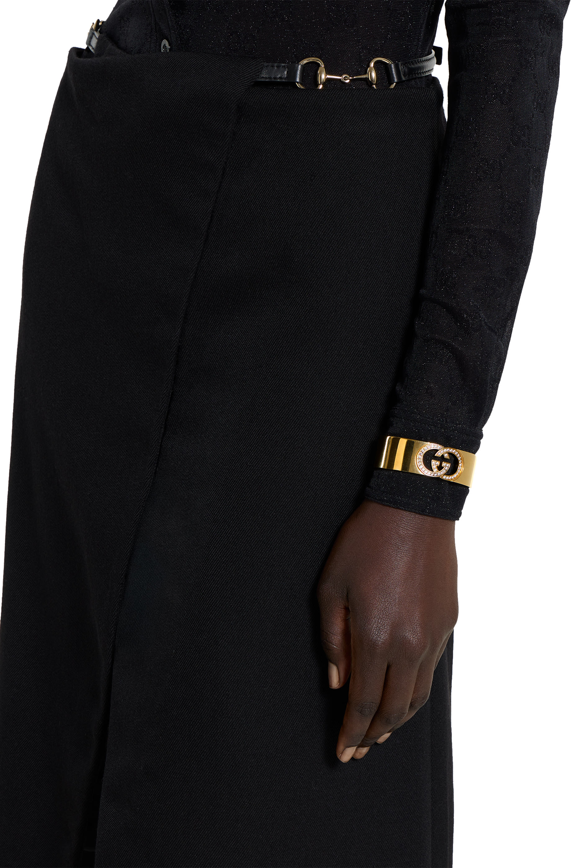 سوار بشعار الماركة متداخل مرصع بكريستال