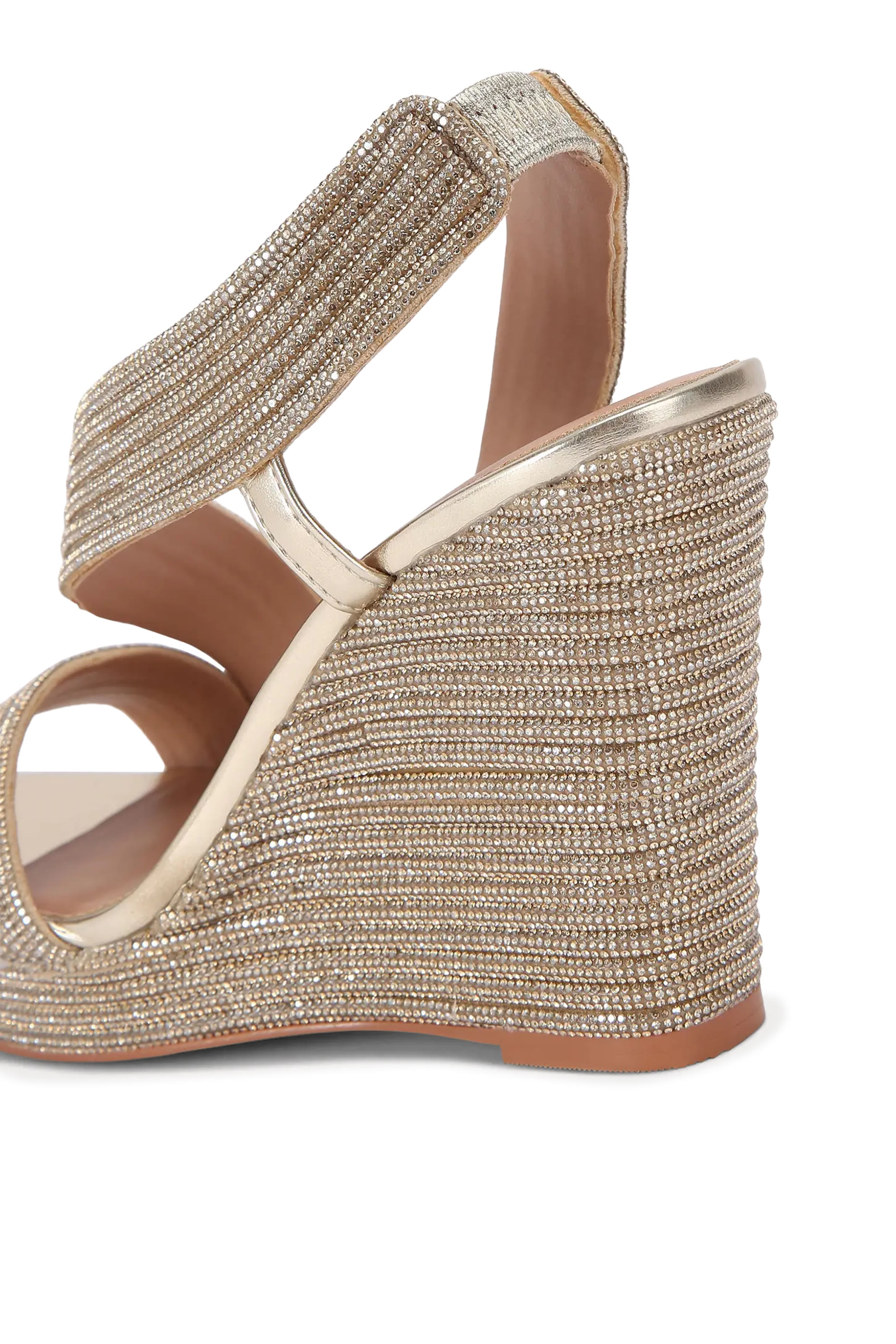 حذاء غالا بنعل ويدج 110 مرصع بأحجار