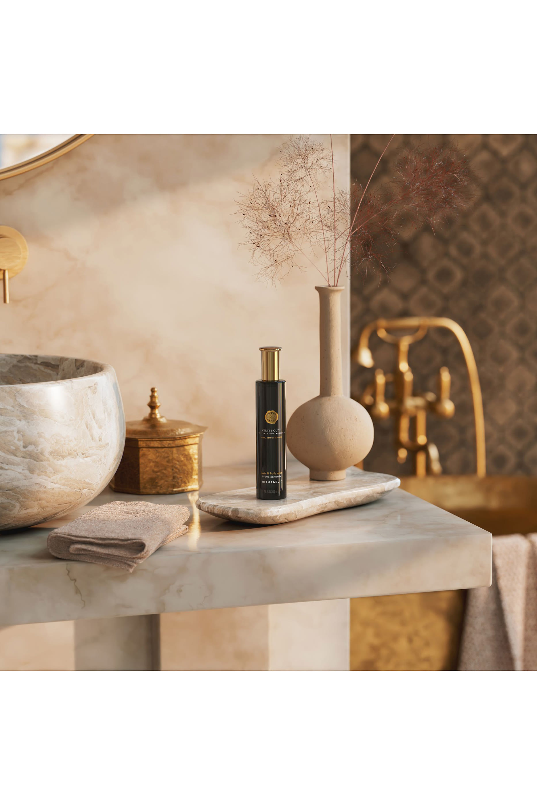 بخاخ فيلفيت عود معطر للشعر والجسم