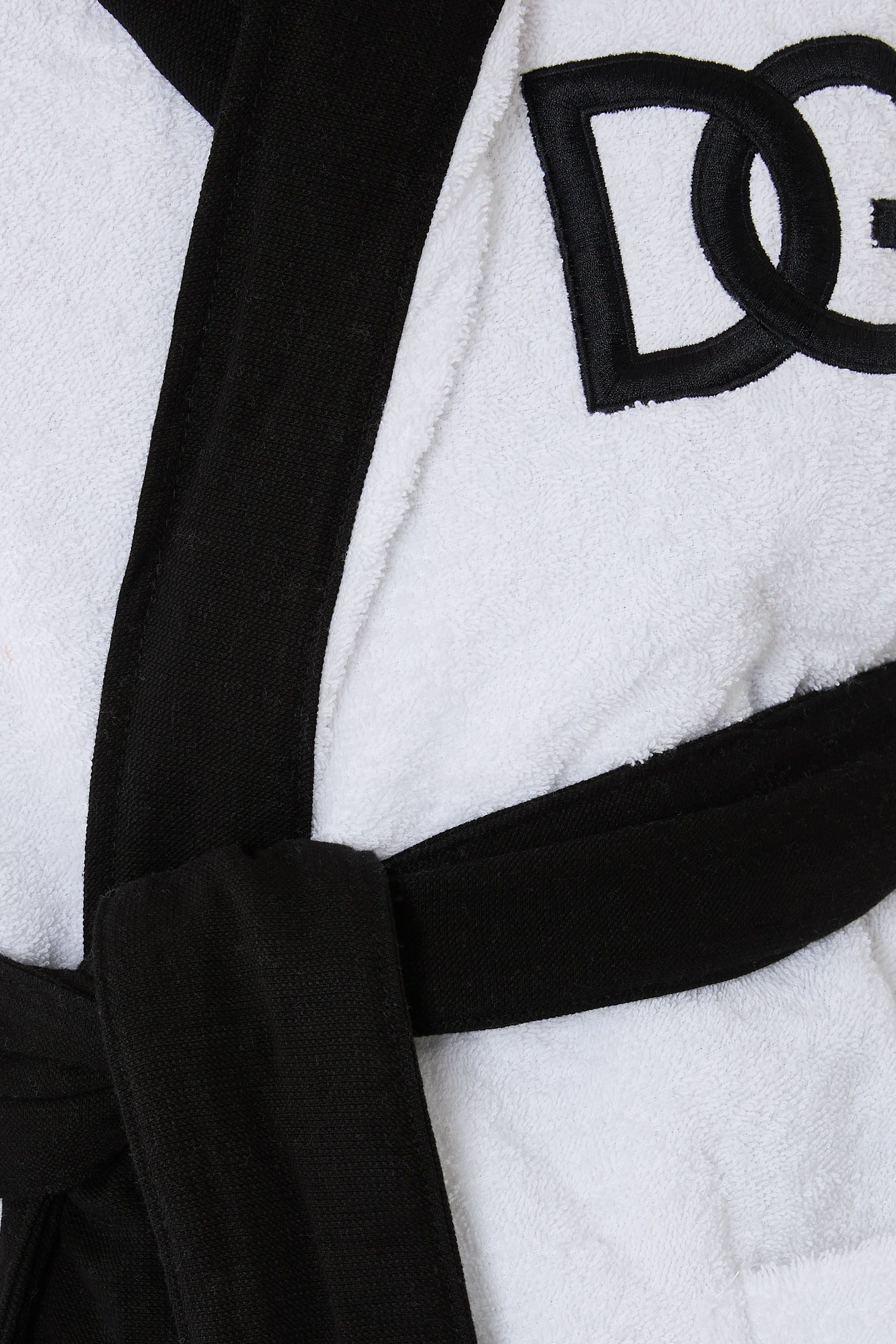 روب حمام مزين بشعار الماركة مع غطاء للرأس