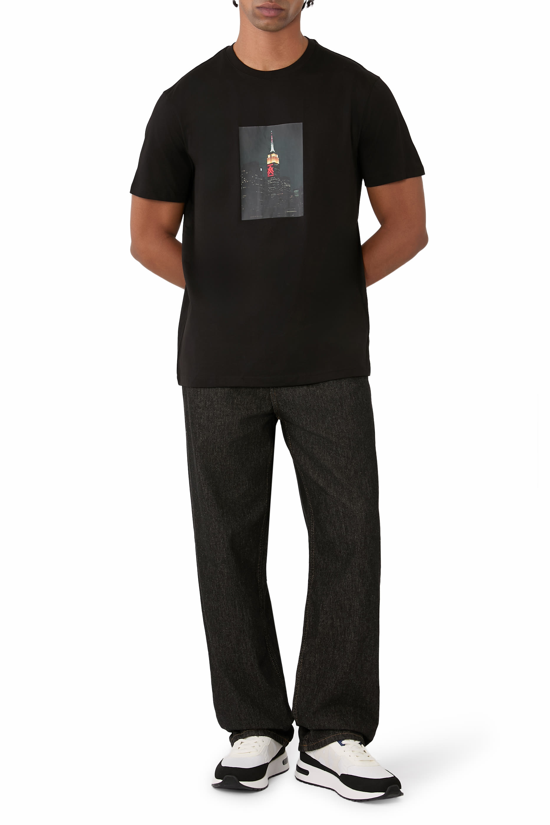 تيشيرت بشعار حرفي الماركة