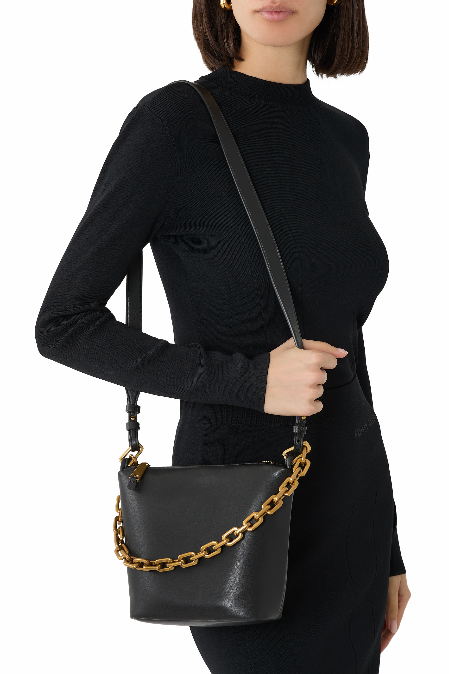 حقيبة هوبو صغيرة بسلسلة