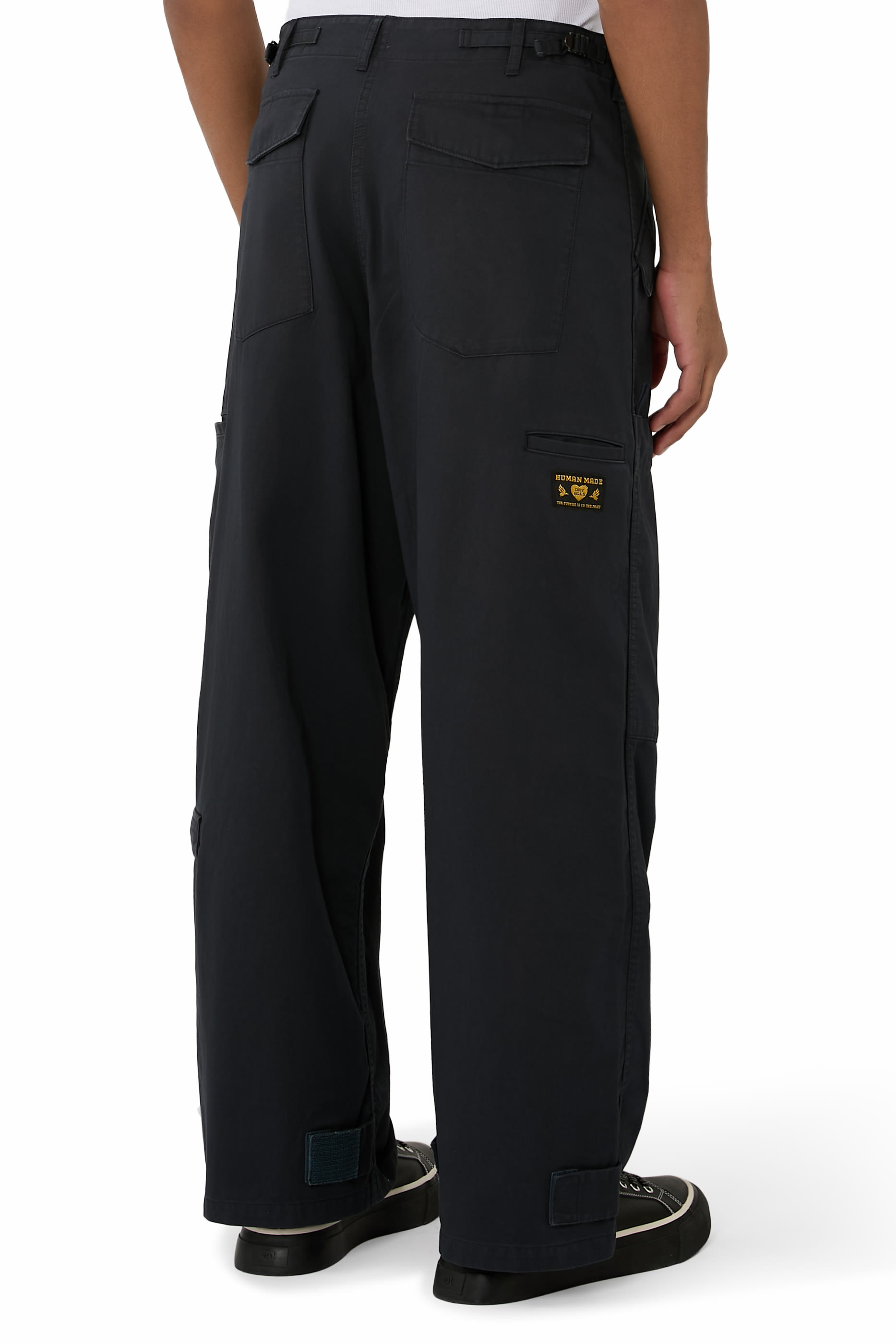 بنطال ميليتاري بقصة واسعة