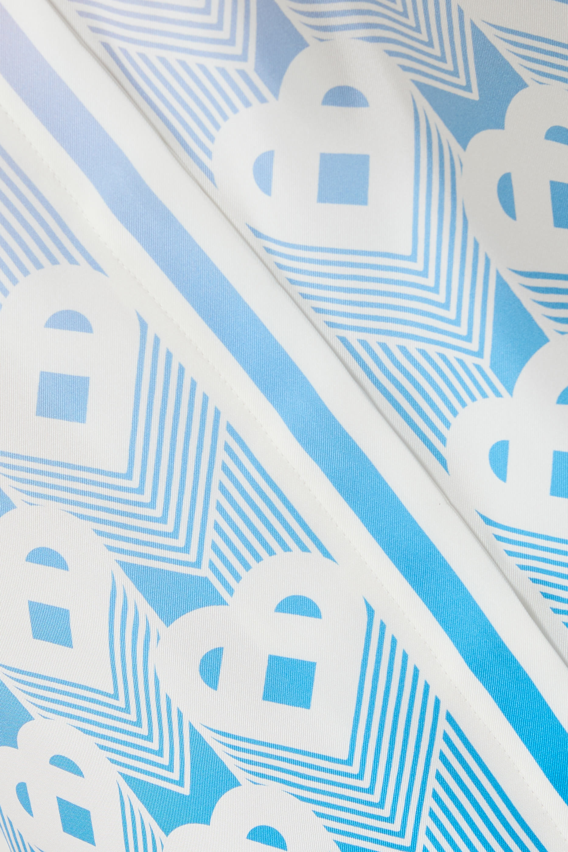  Gradient Heart Monogram Silk Short-Sleeve Shirt