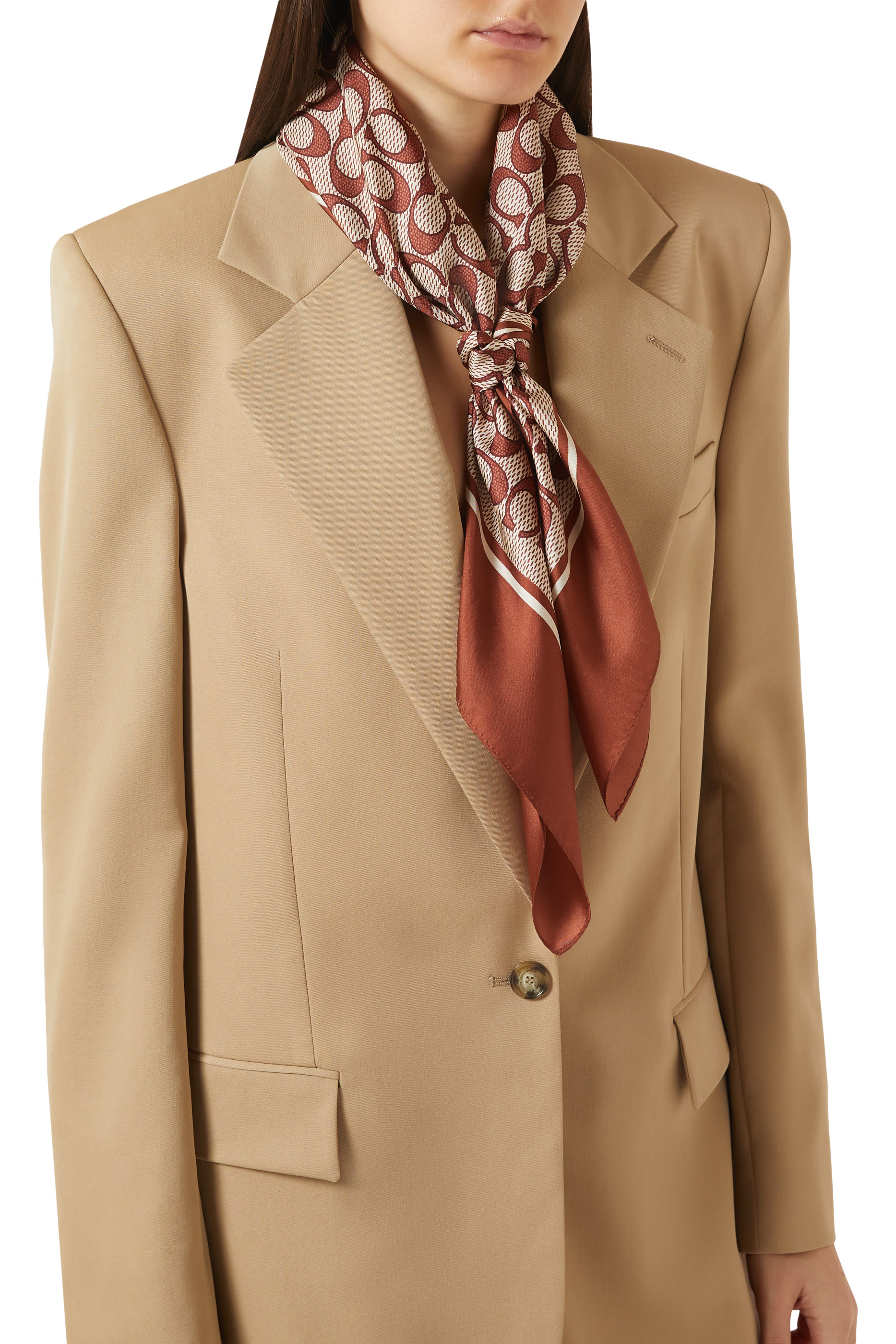 وشاح مربع كلاسيكي بطبعة شعار الماركة حرير