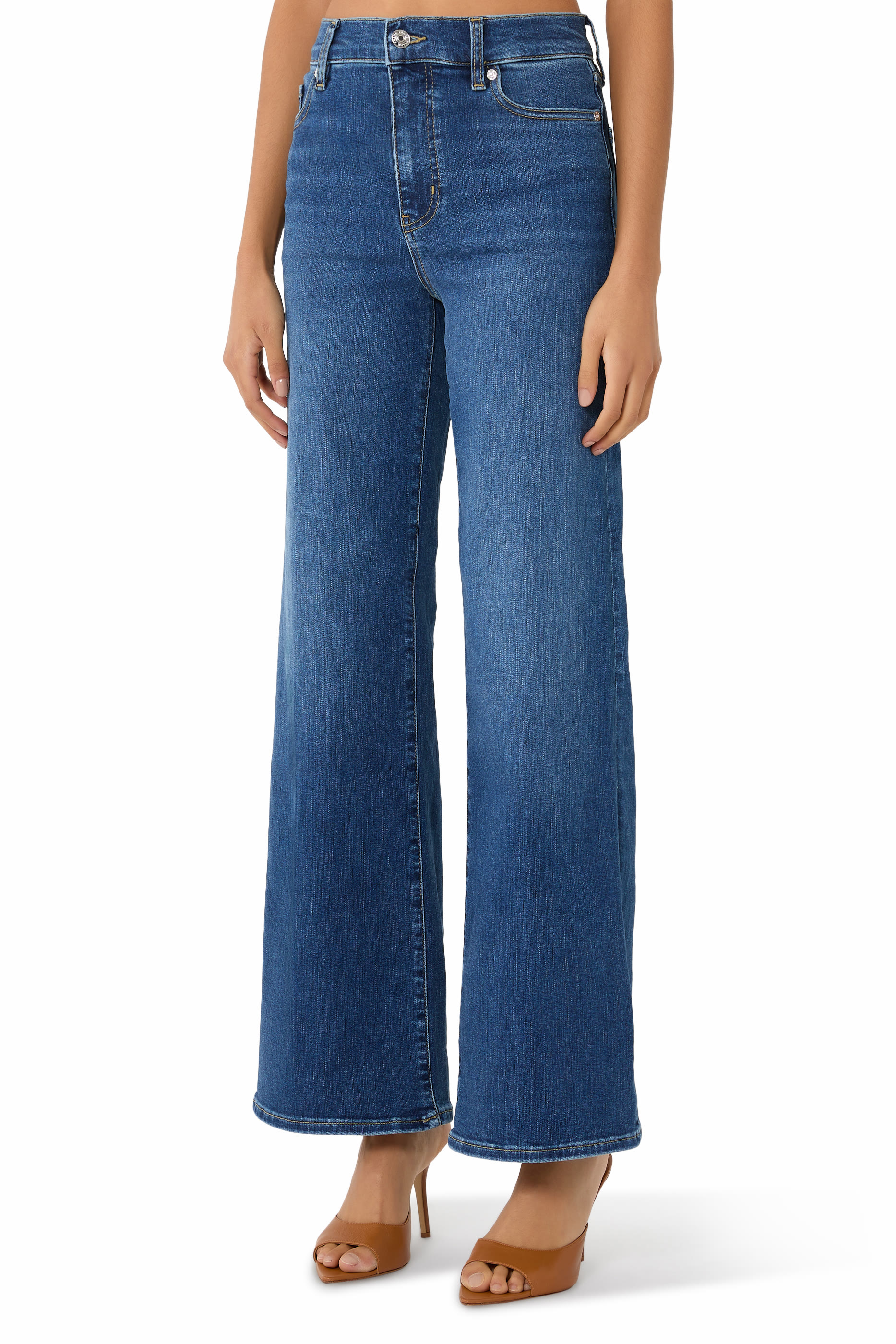 بنطال جينز بالازو بقصة ضيقة