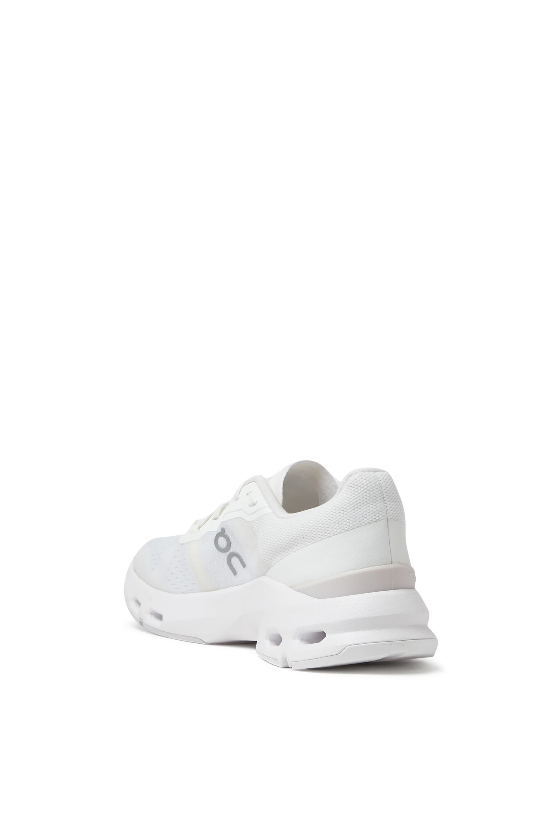 سنيكرز كلاودبالس