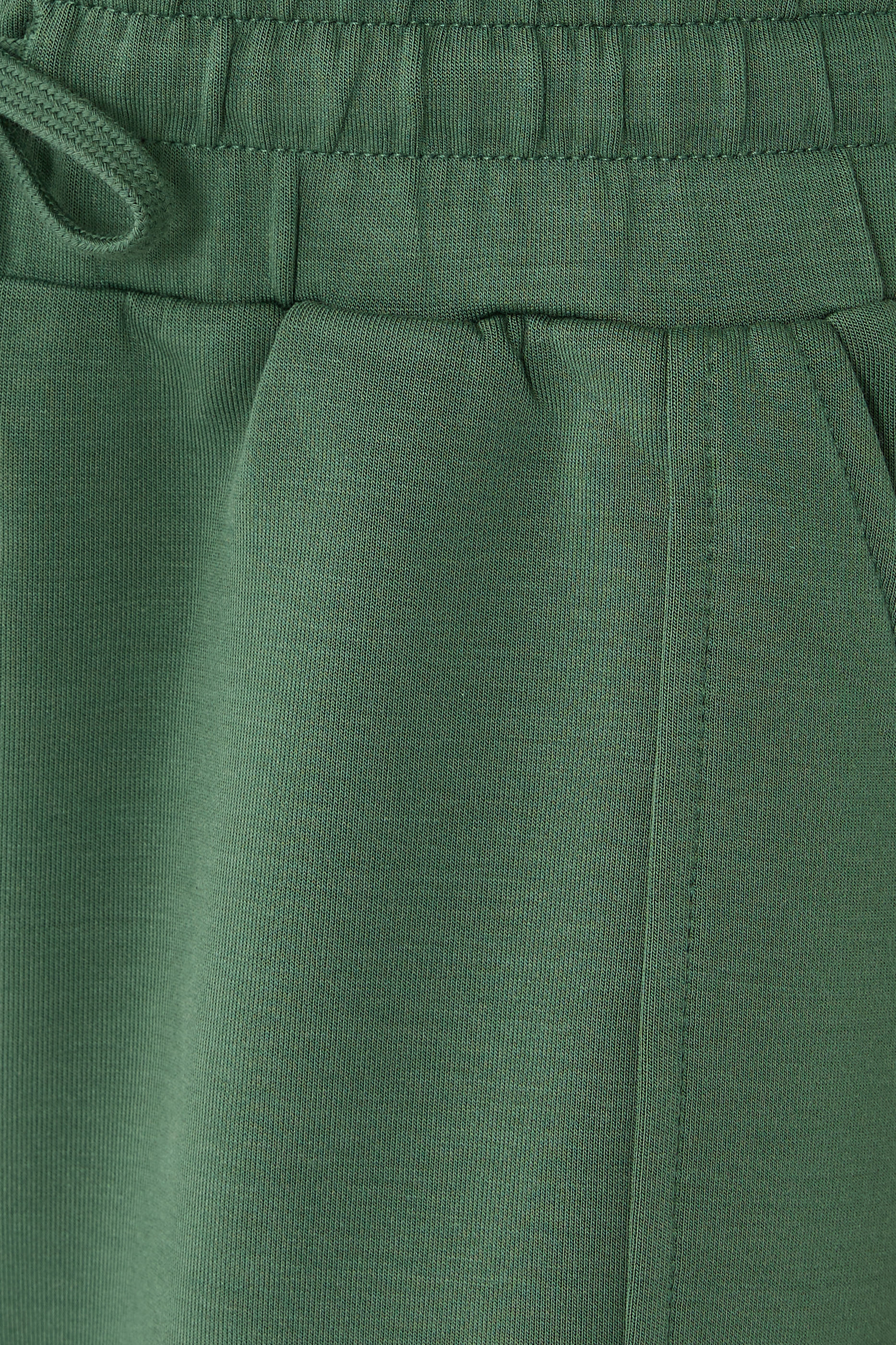 شورت أتريوم بخصر مرتفع 4.5&rlm; بوصة