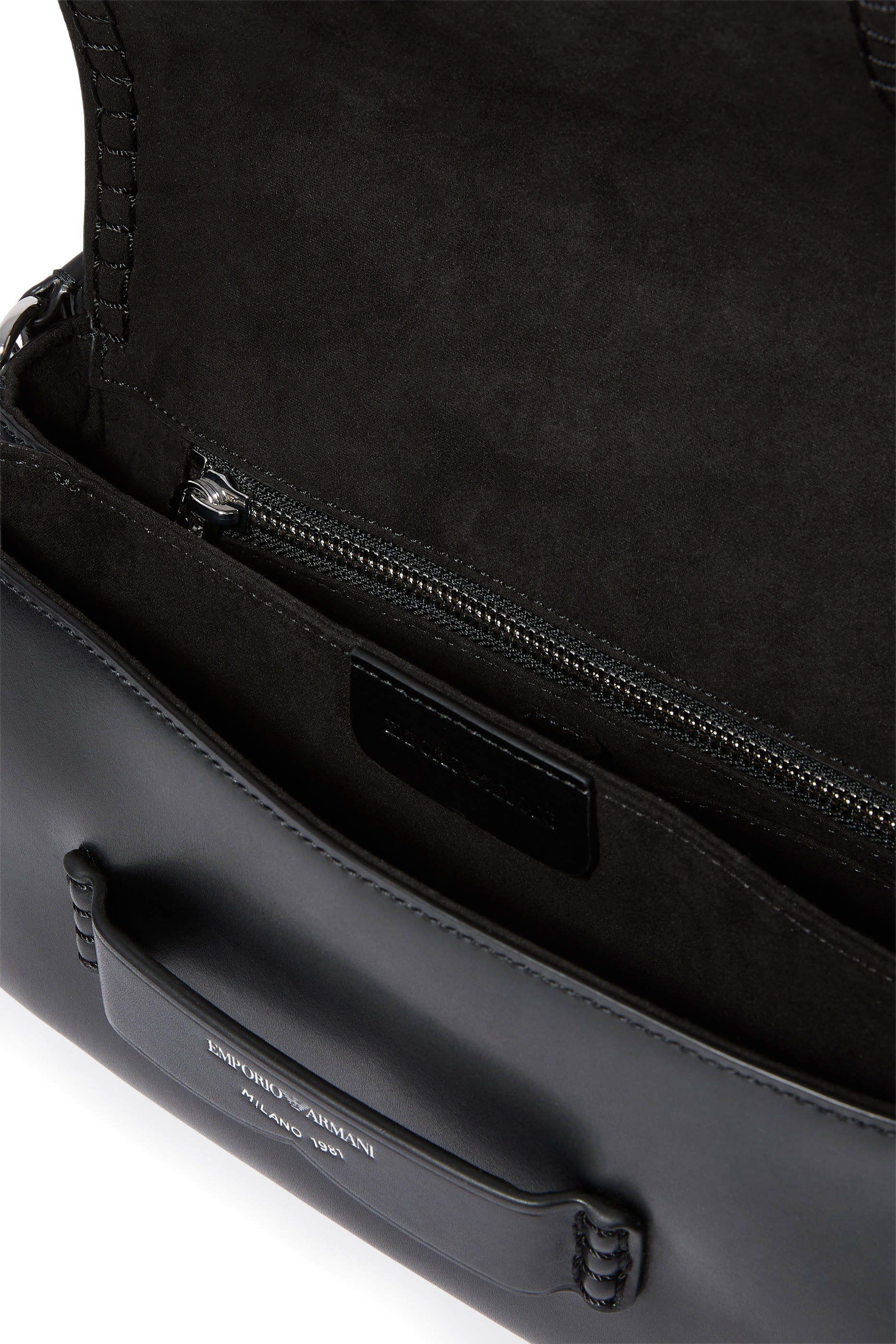 حقيبة كروس بودي بخياطة بارزة في الأمام ونقشة الضفيرة