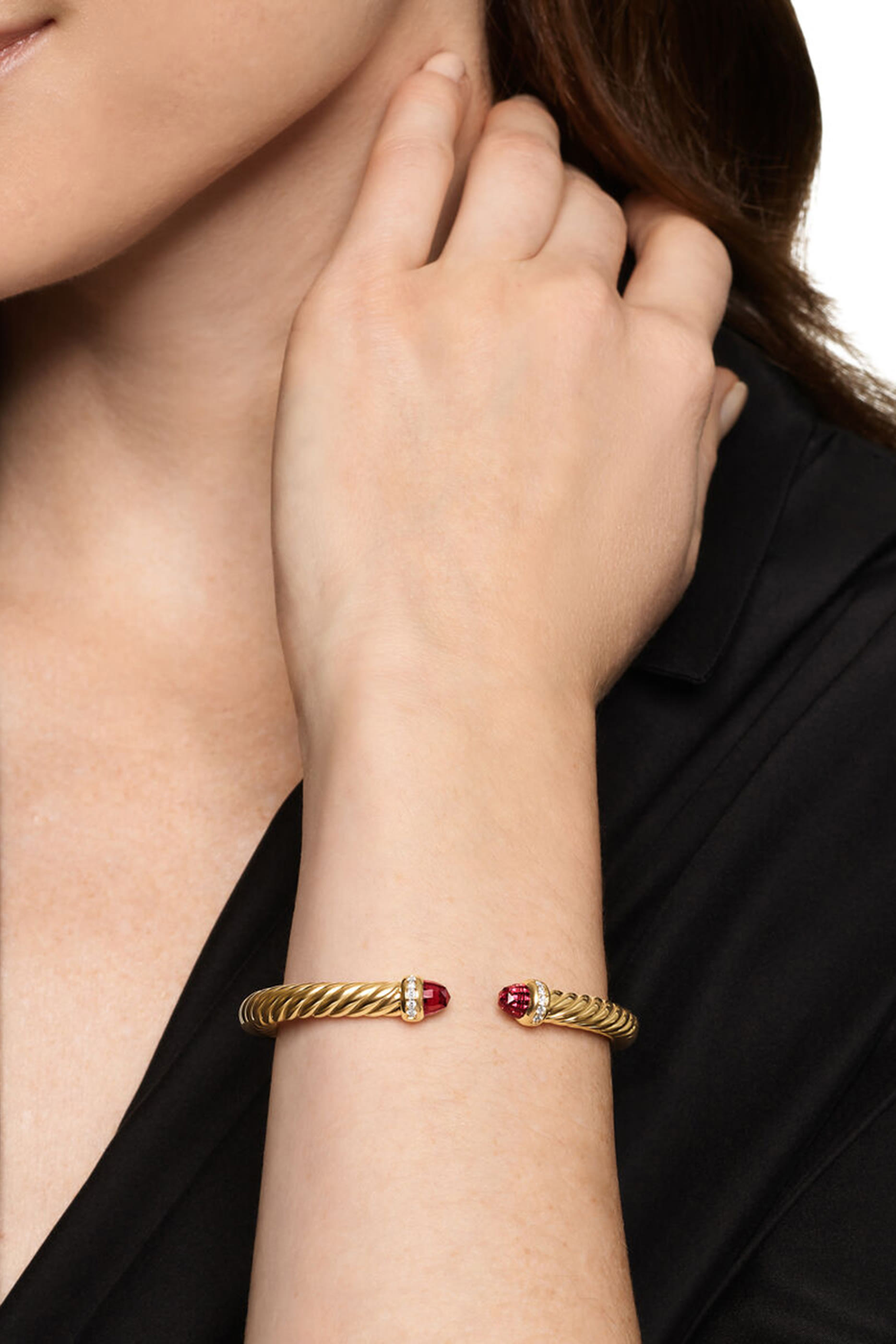 سوار كابل سبيرا بتصميم مرن مزين بالماس والرودوليت، ذهب أصفر عيار 18