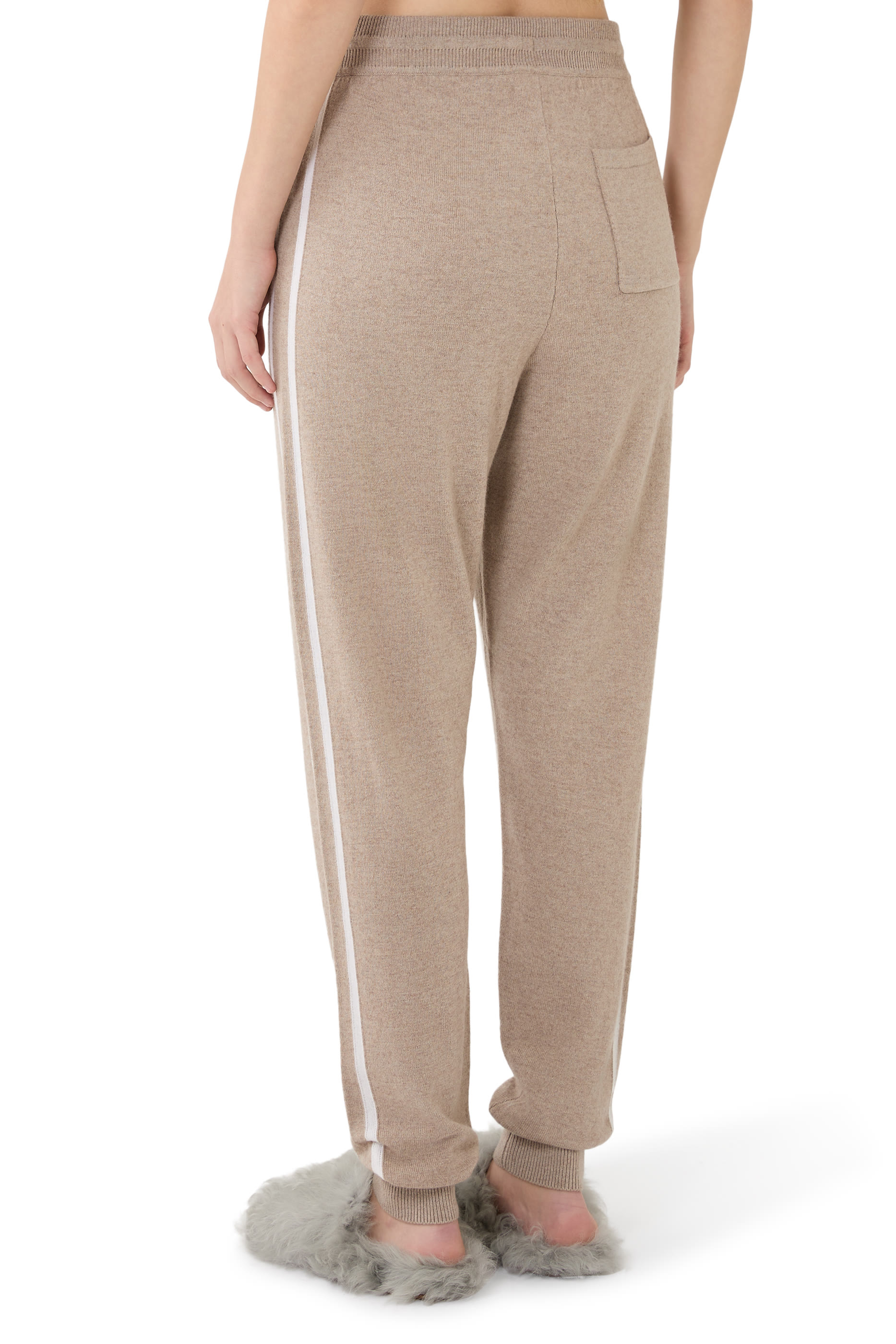 بنطال رياضي بخطوط كشمير