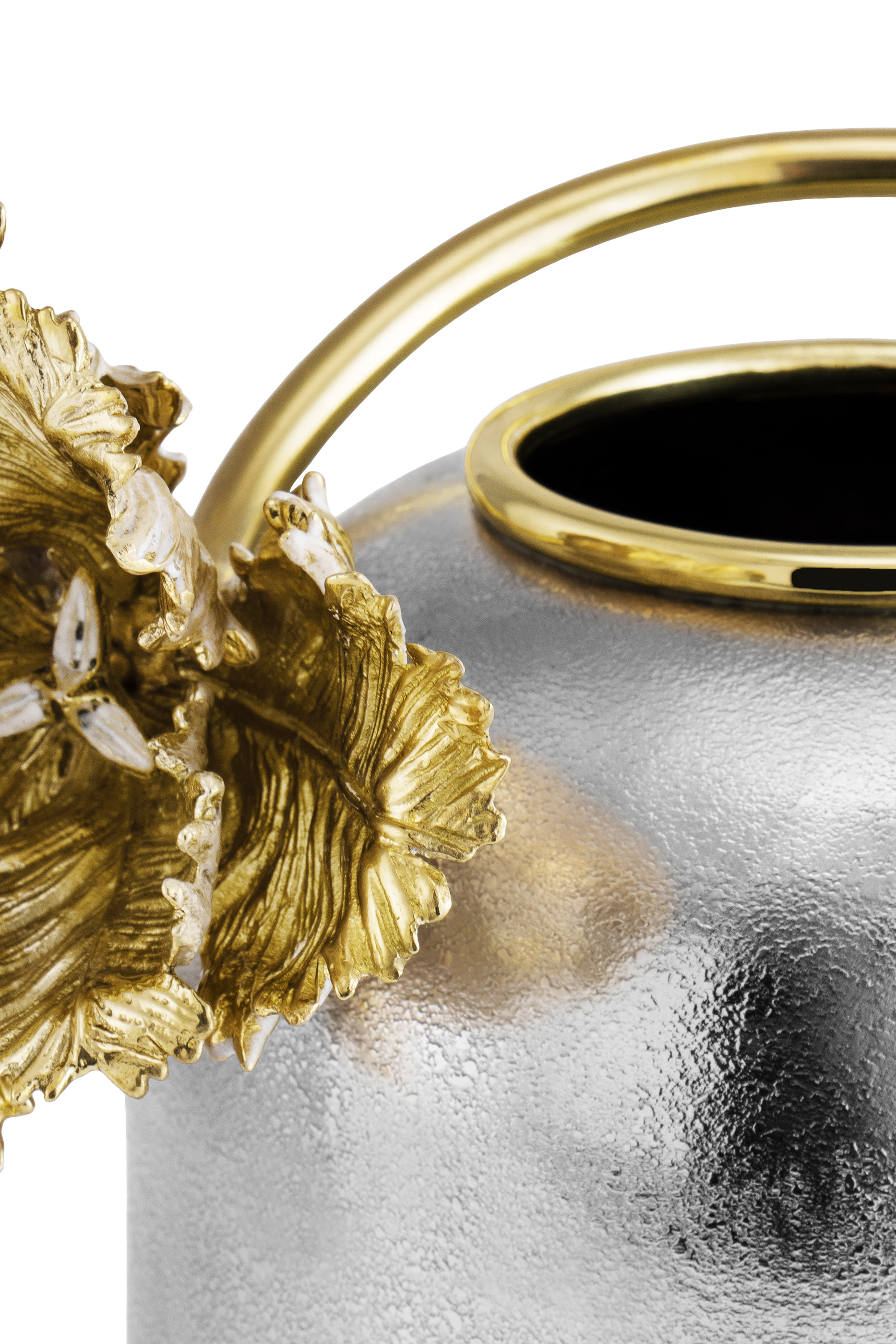 مزهرية مزينة بالتوليب