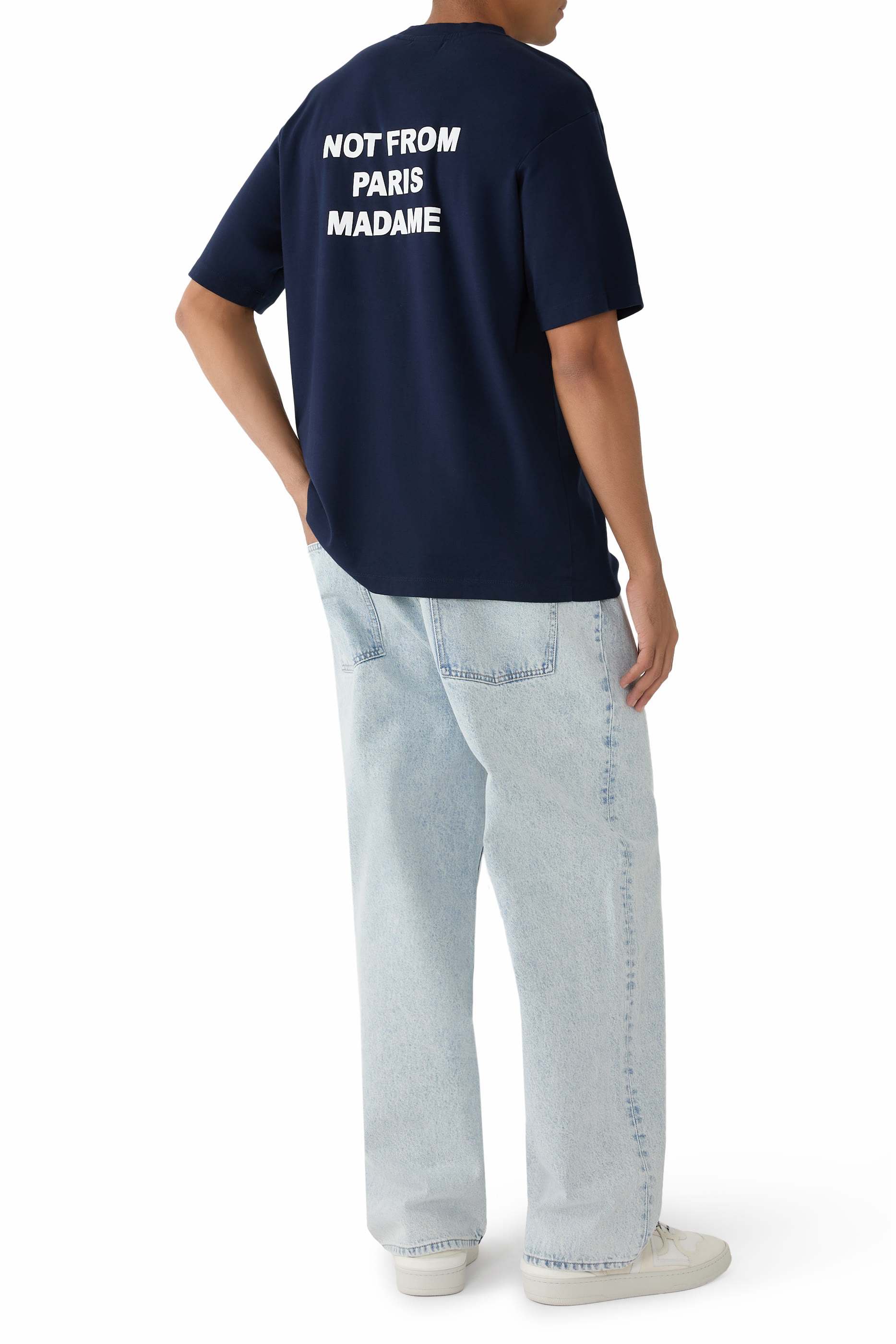 تيشيرت بنقشة شعار