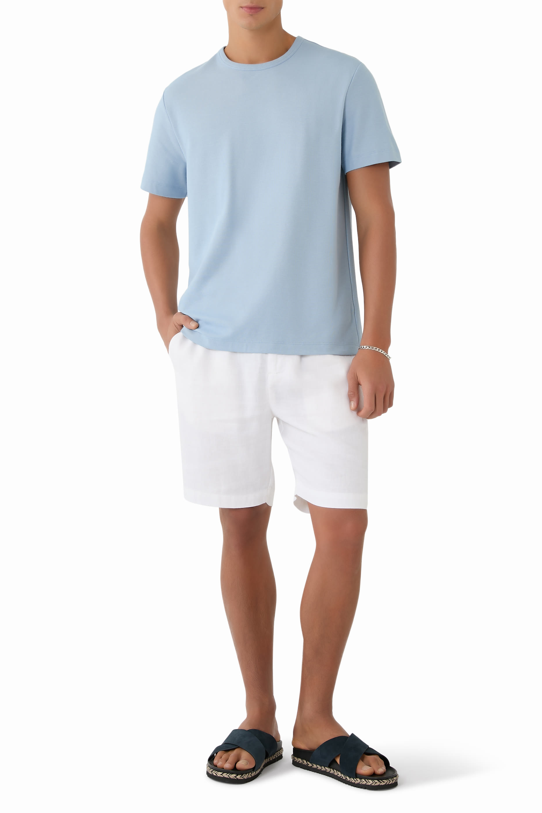 تيشيرت بأكمام قصيرة