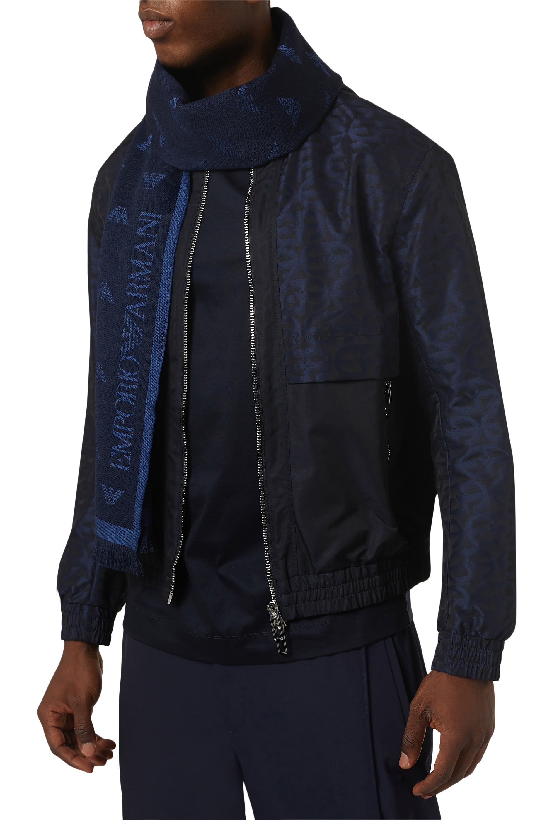 وشاح صوف بنقشة شعار الماركة بحجم كبير