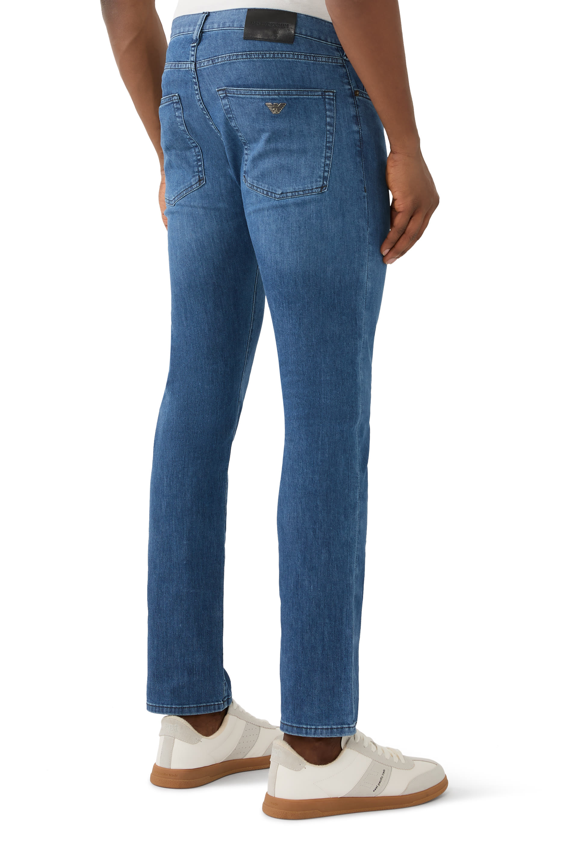 بنطال دنيم بقصة مستقيمة