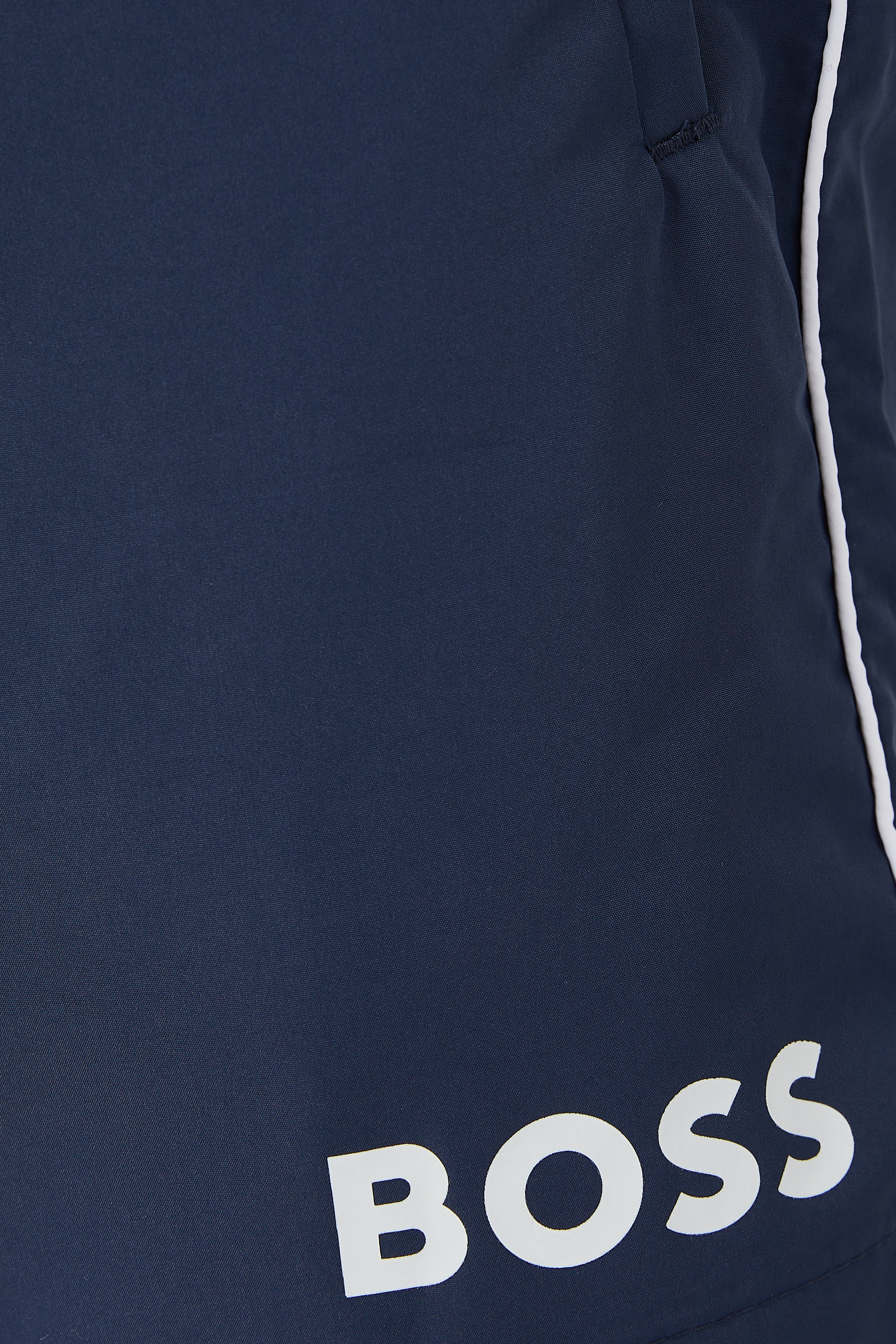 شورت سباحة سريع الجفاف بشعار الماركة