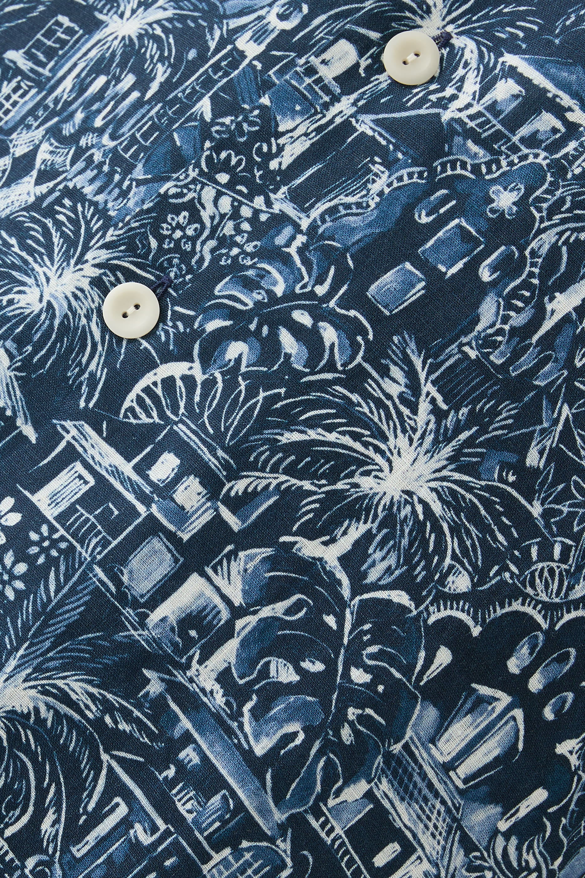 قميص ريزورت بطبعة أزهار