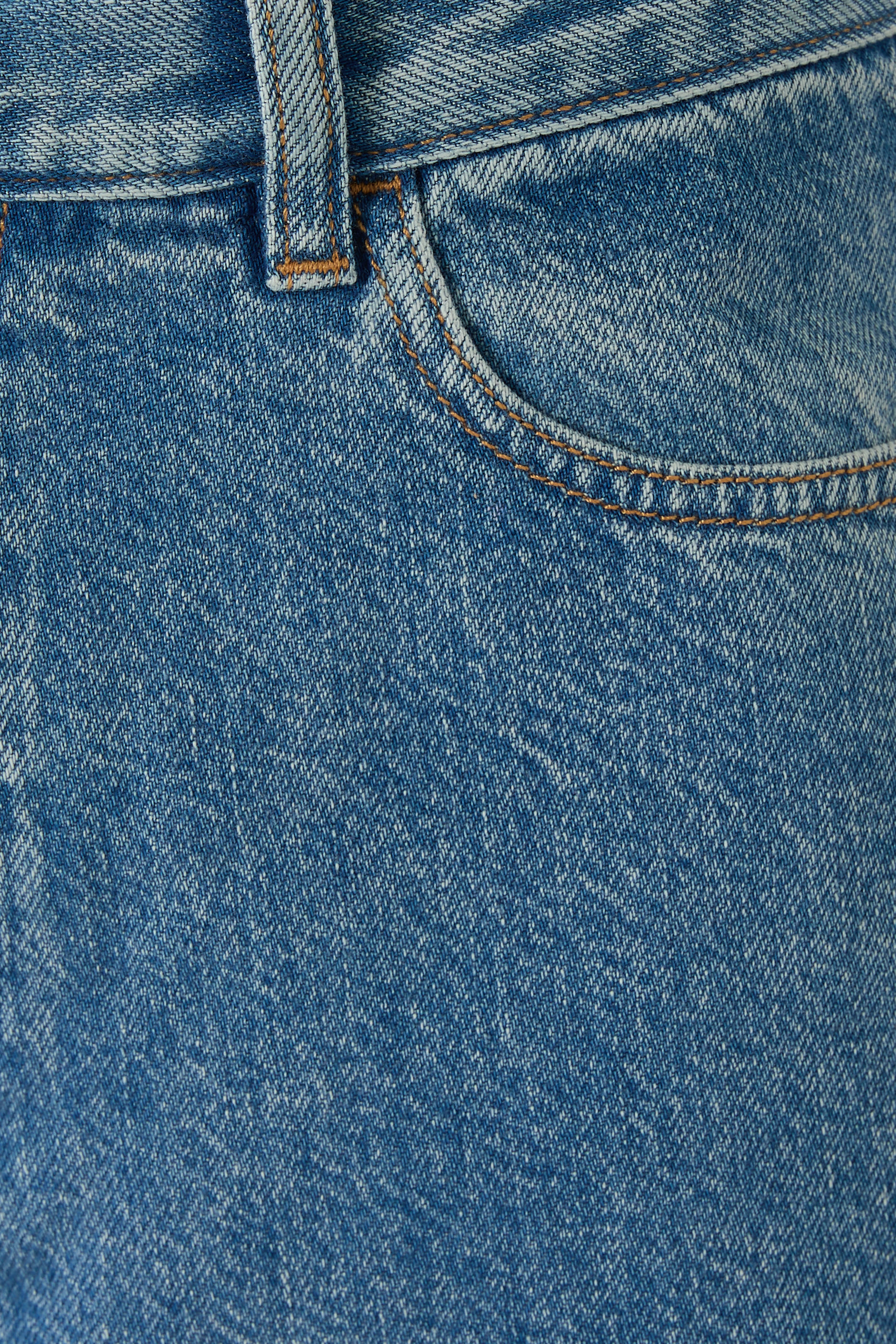 شورت بقصة مريحة دنيم