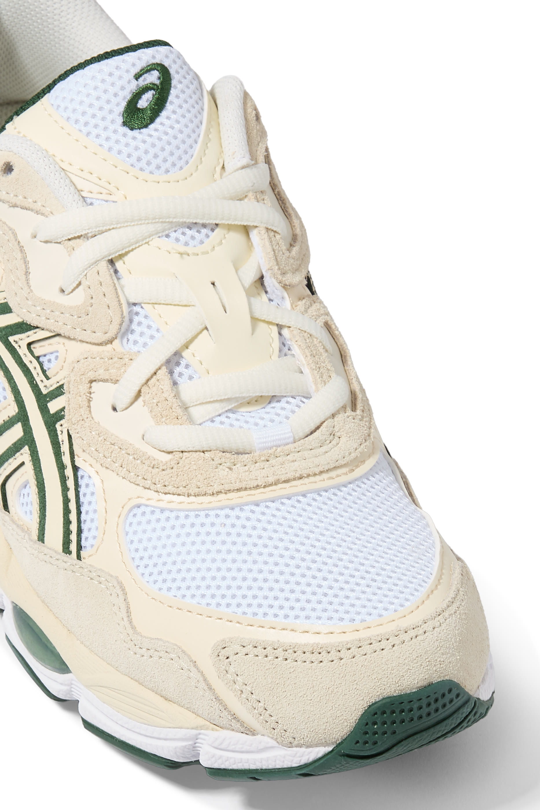 سنيكرز جل-ان واي سي