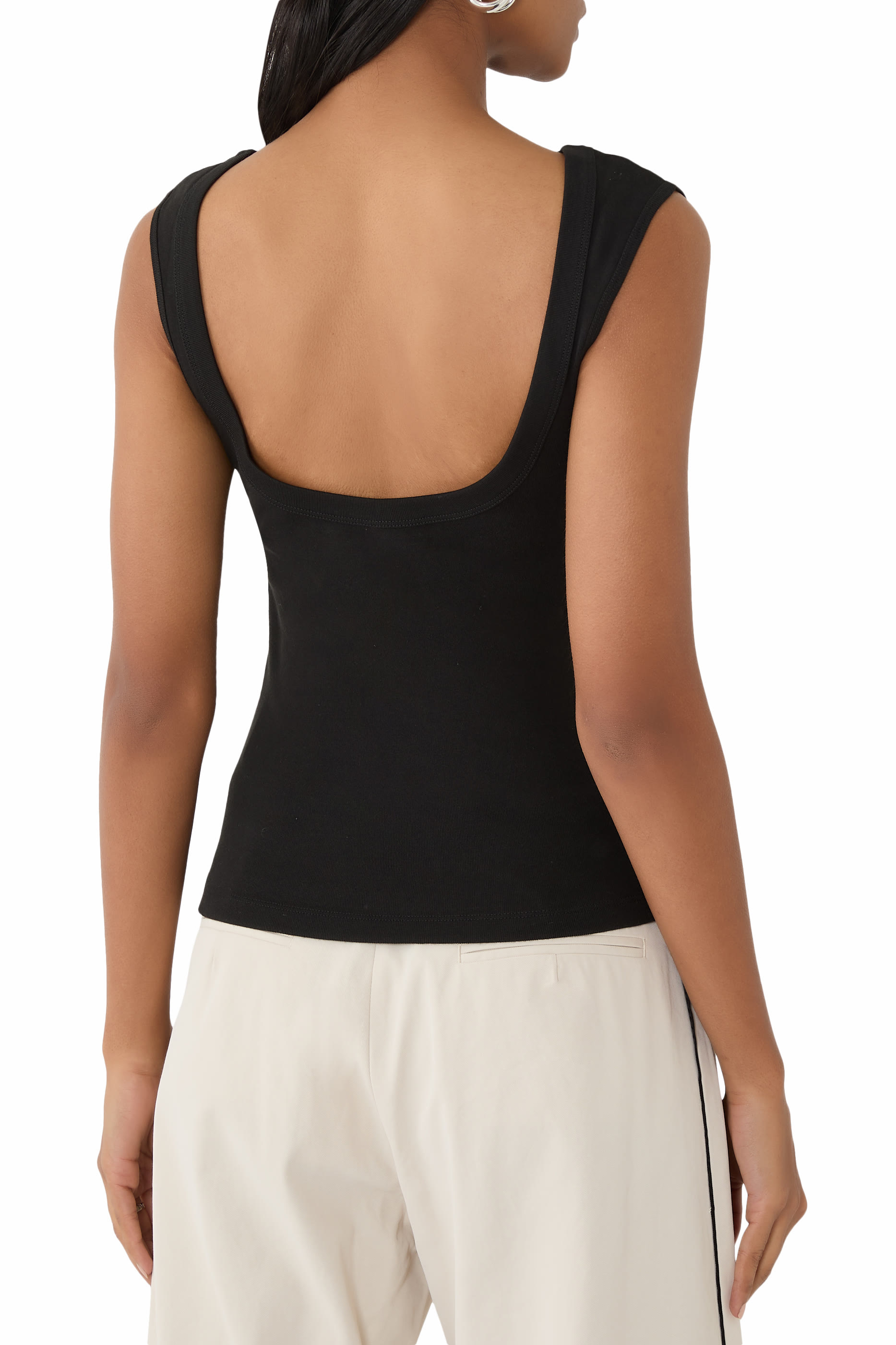 بلوزة بالرينا