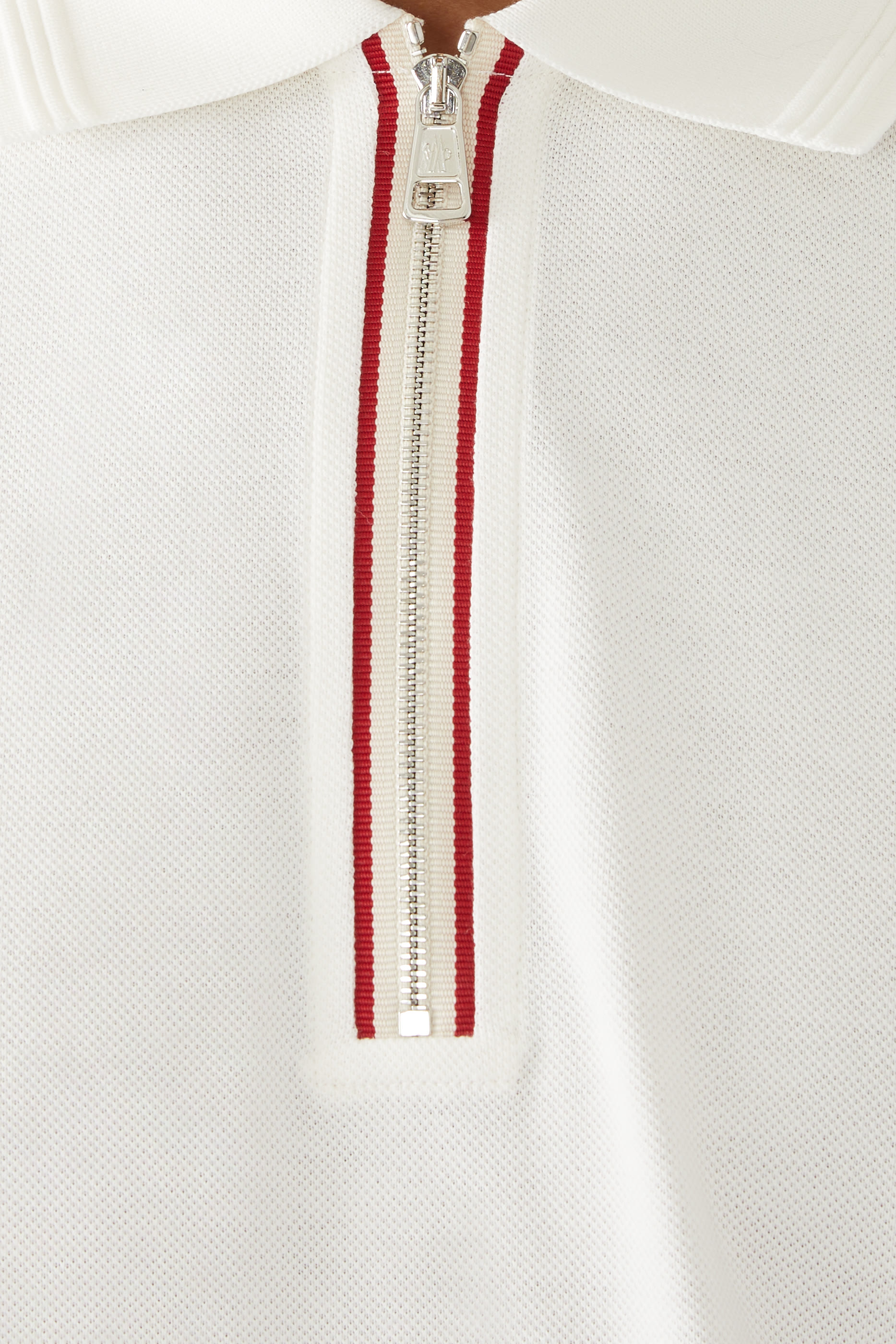 قميص بولو بأكمام قصيرة