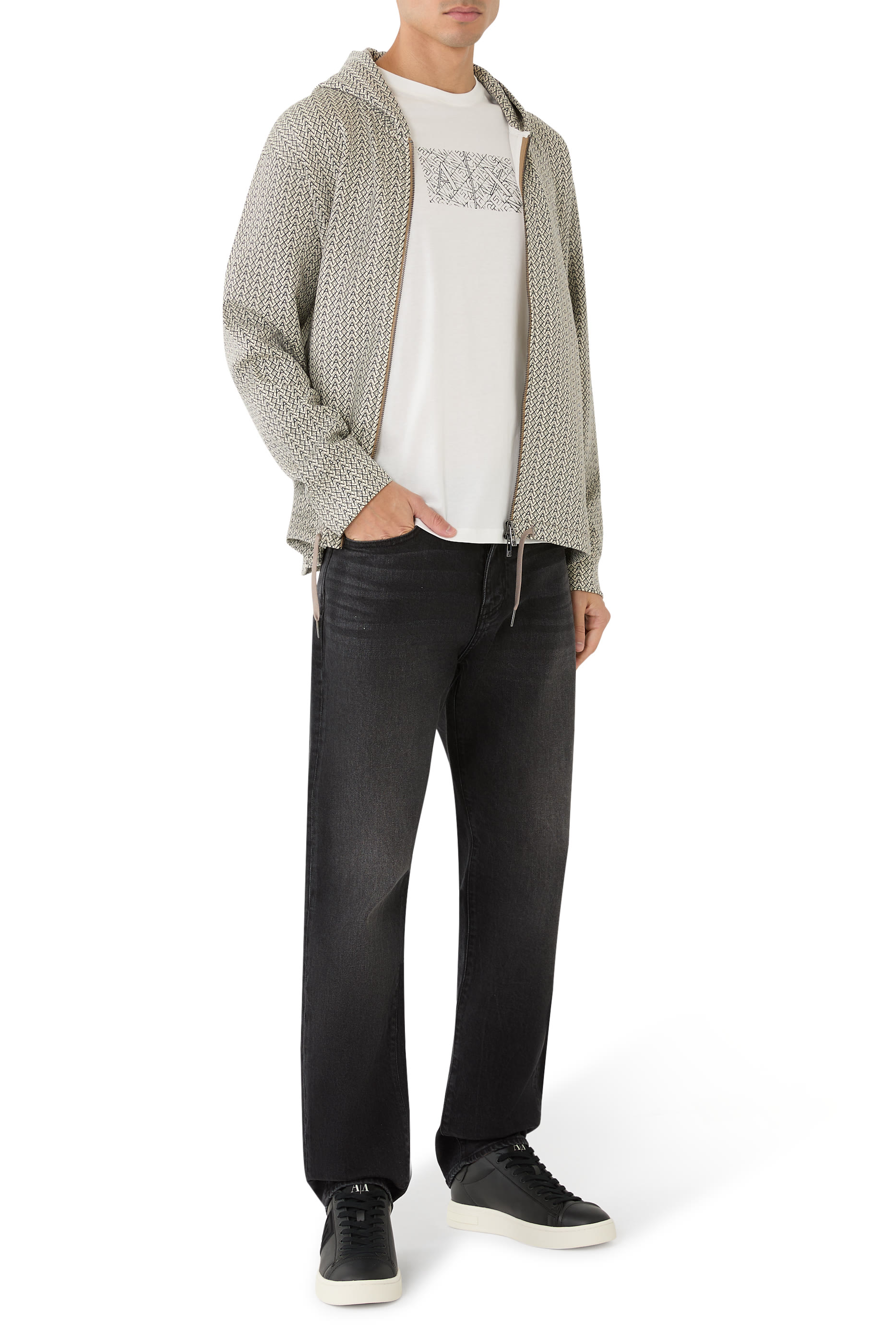 تيشيرت بشعار حرفي الماركة