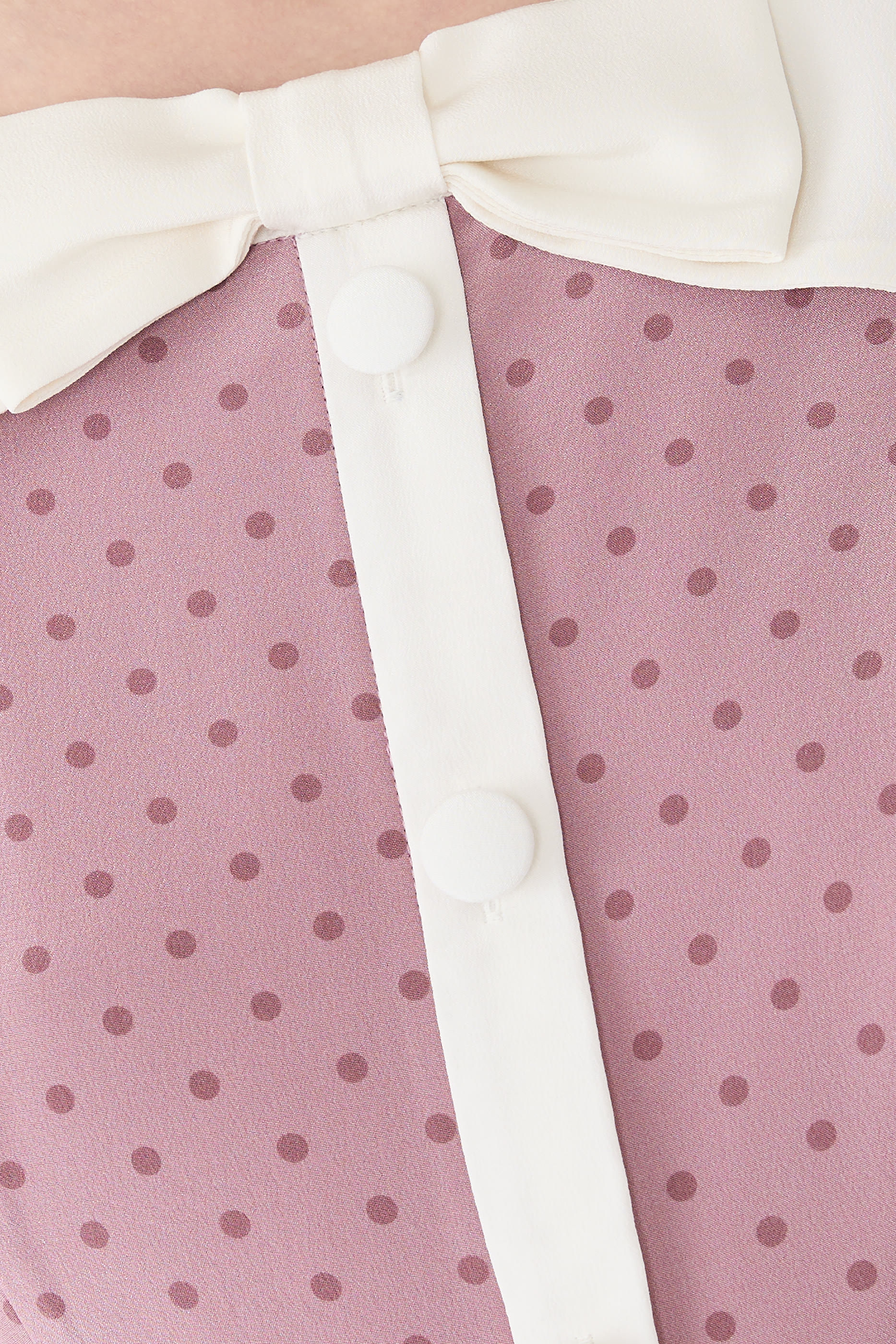 فستان قصير مزين بنقشة نقاط بولكا