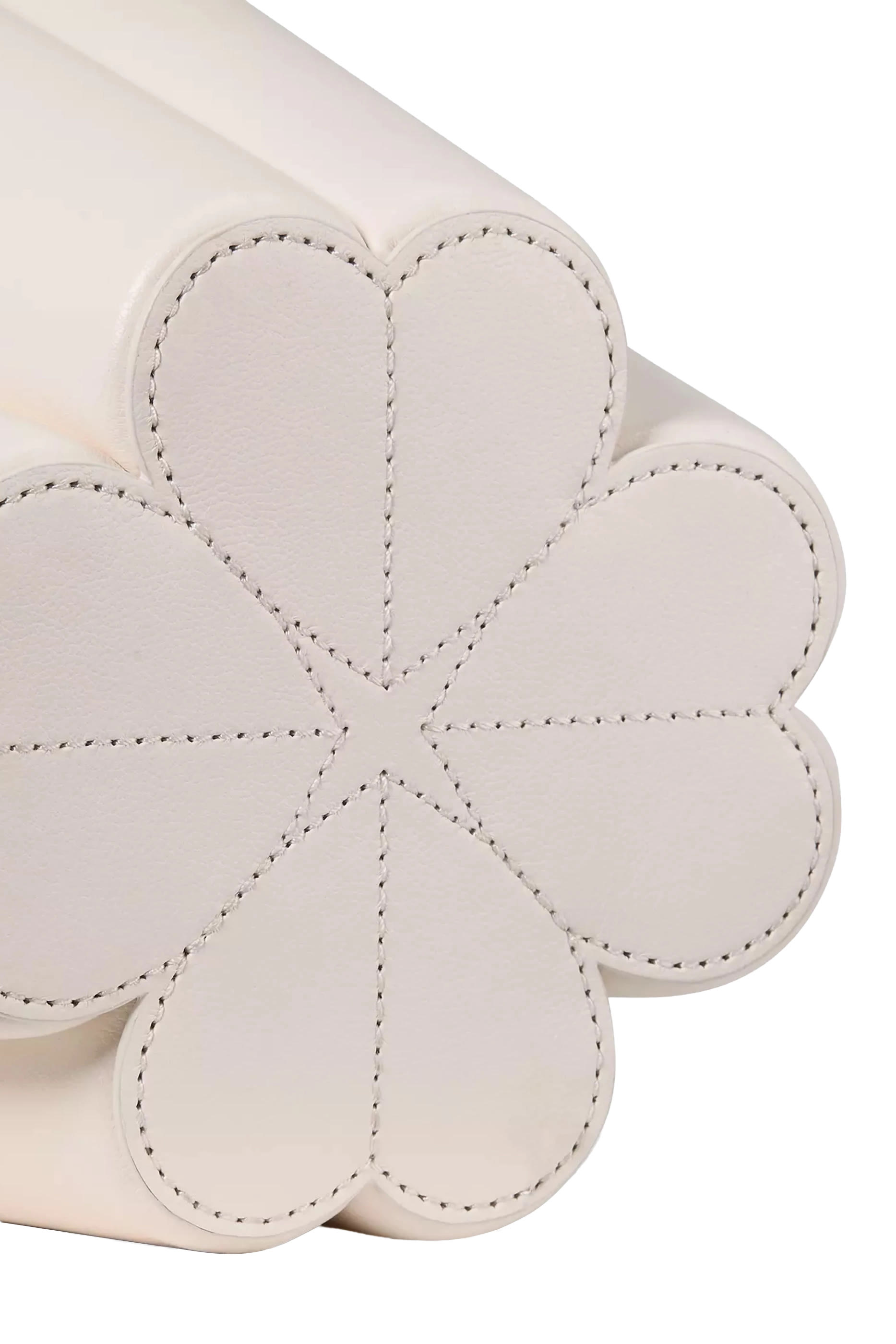 حقيبة باكيت بنقشة زهور بشكل بستوني