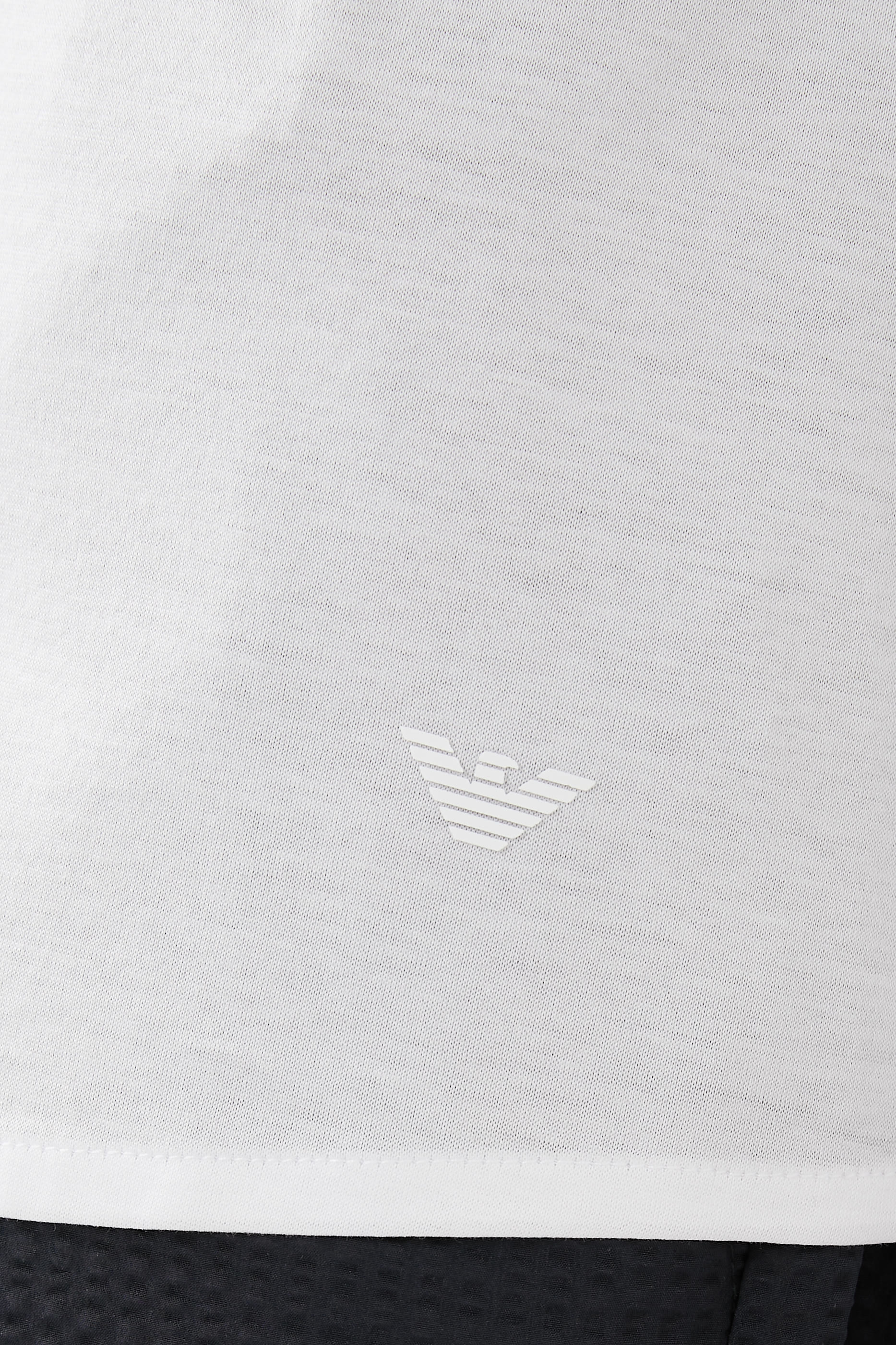 قميص بأكمام طويلة