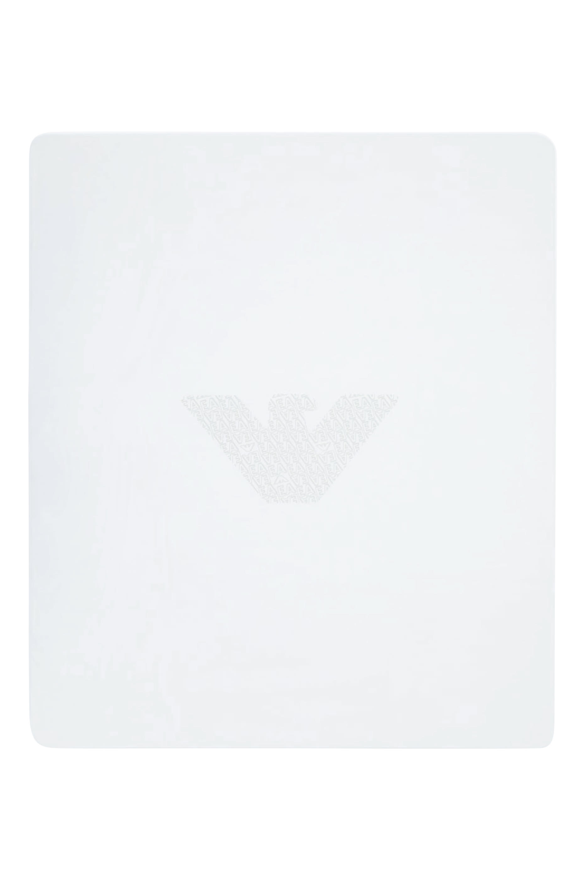 بطانية بشعار الماركة للأطفال