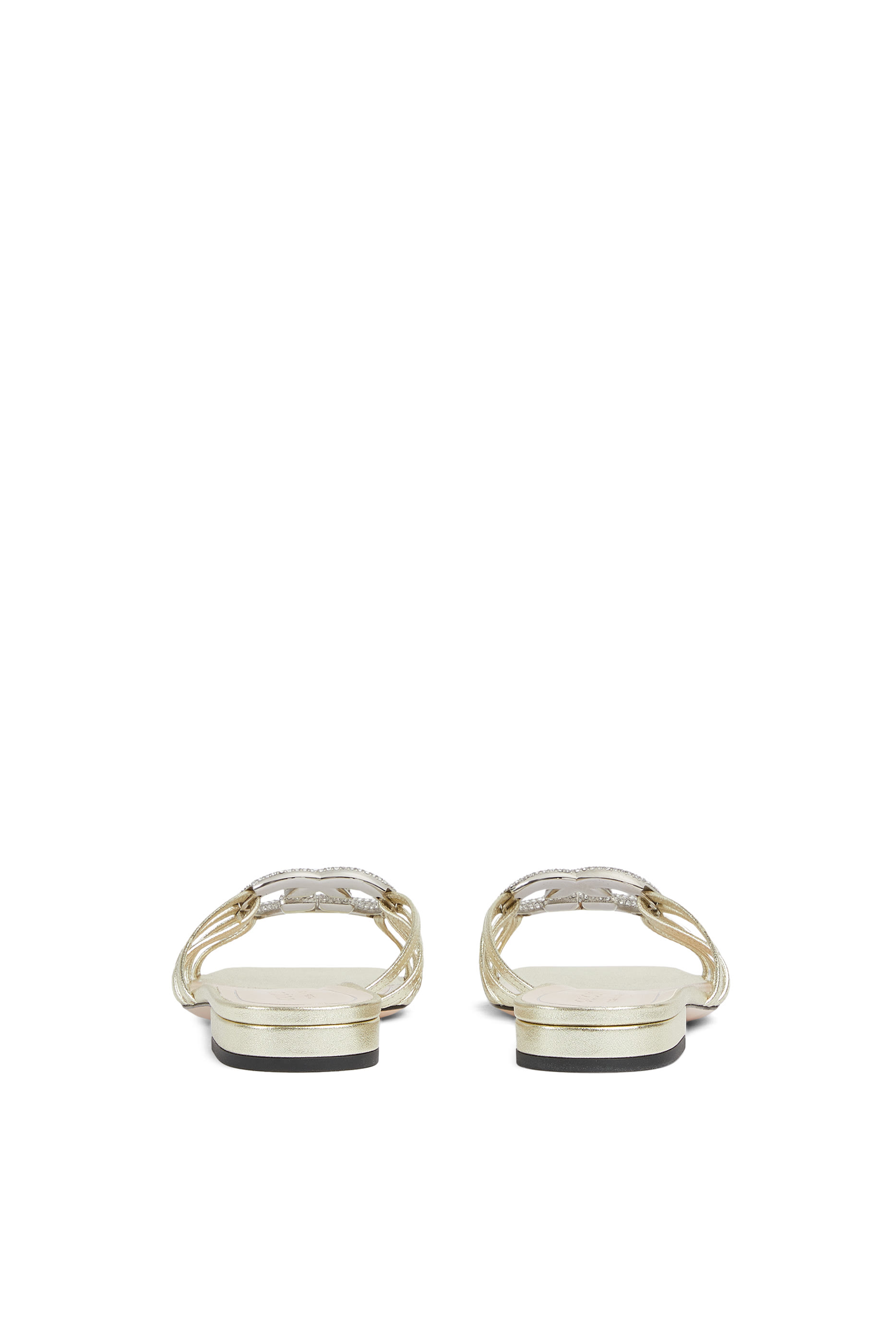 صندل بحلية حرفي شعار الماركة