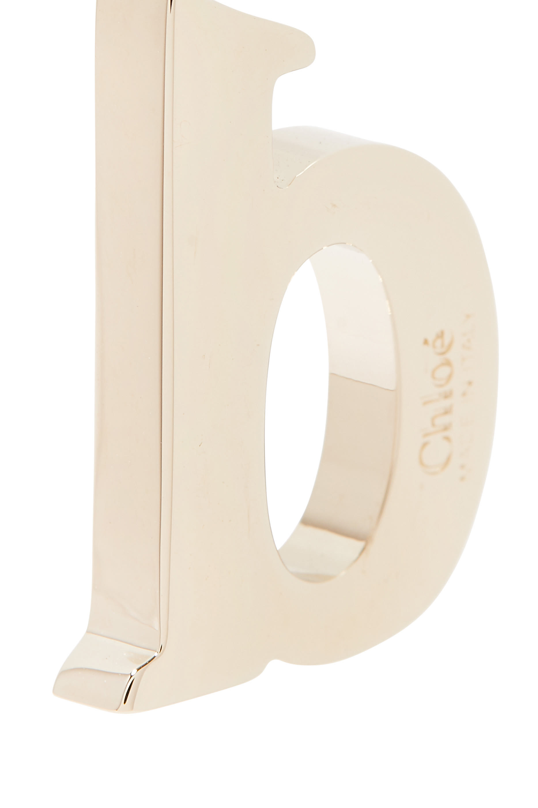 حلية بتصميم حرف D نحاس