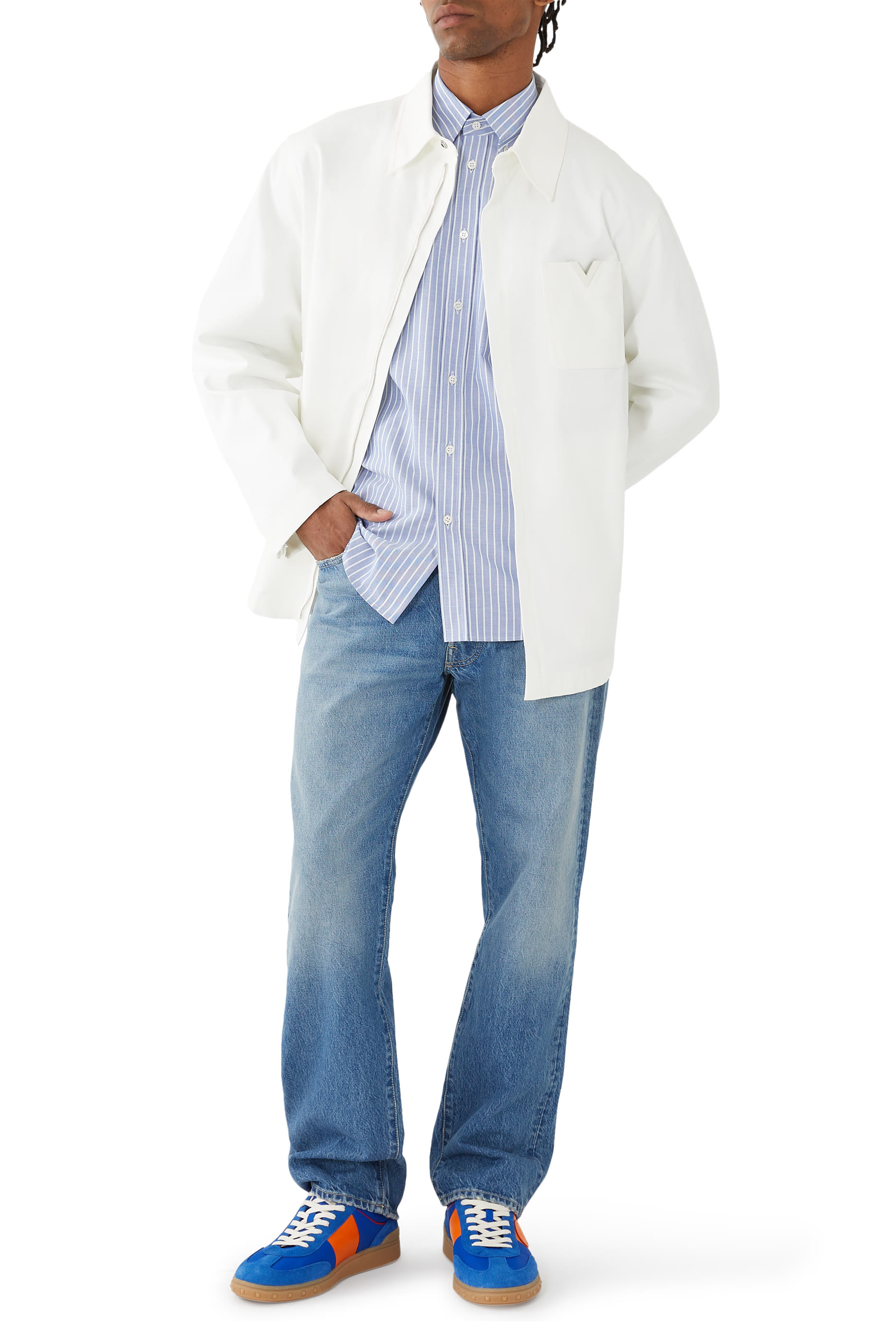 قميص بأكمام طويلة