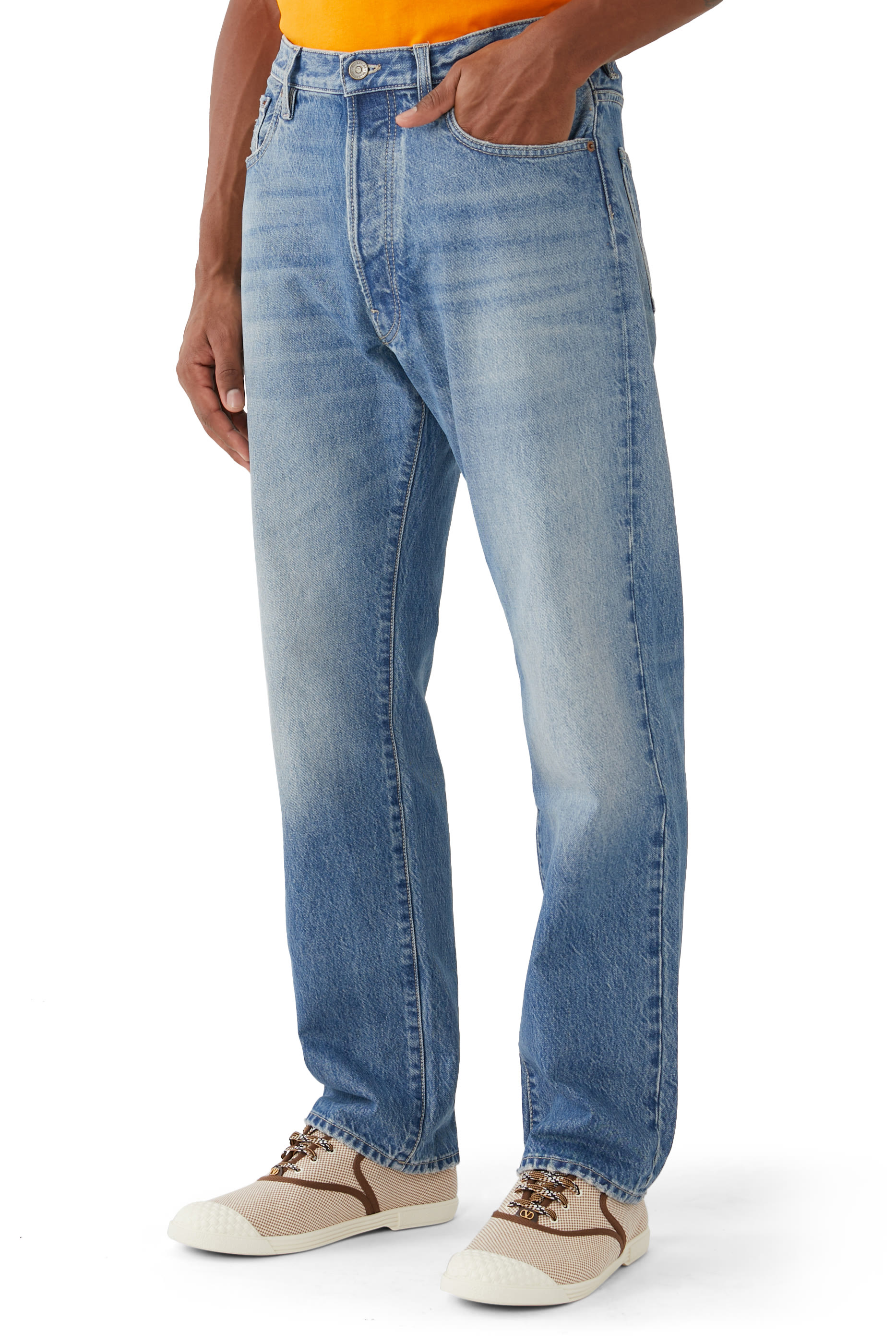 بنطال جينز بقصة ساق مستقيمة