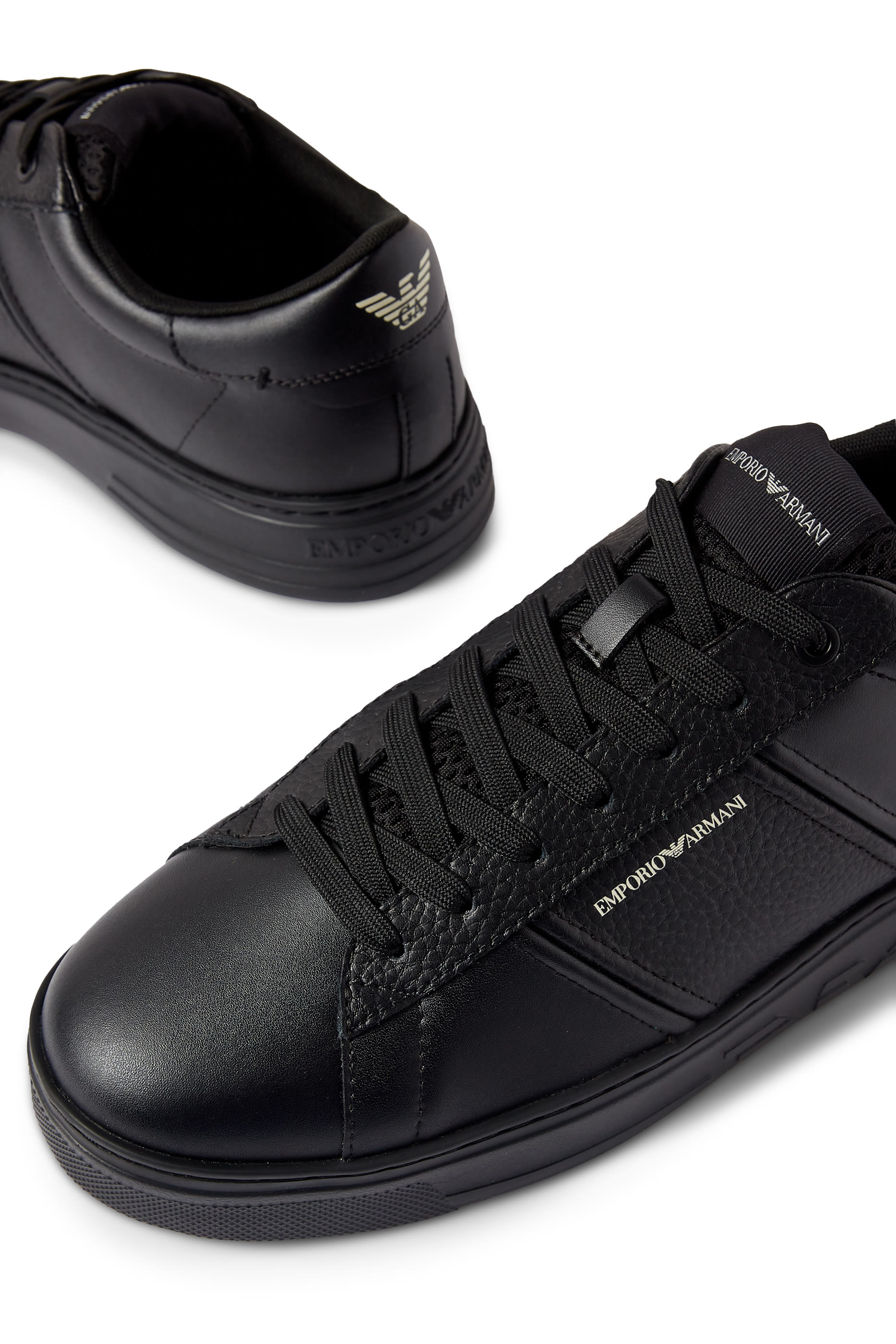 سنيكرز بشعار الماركة