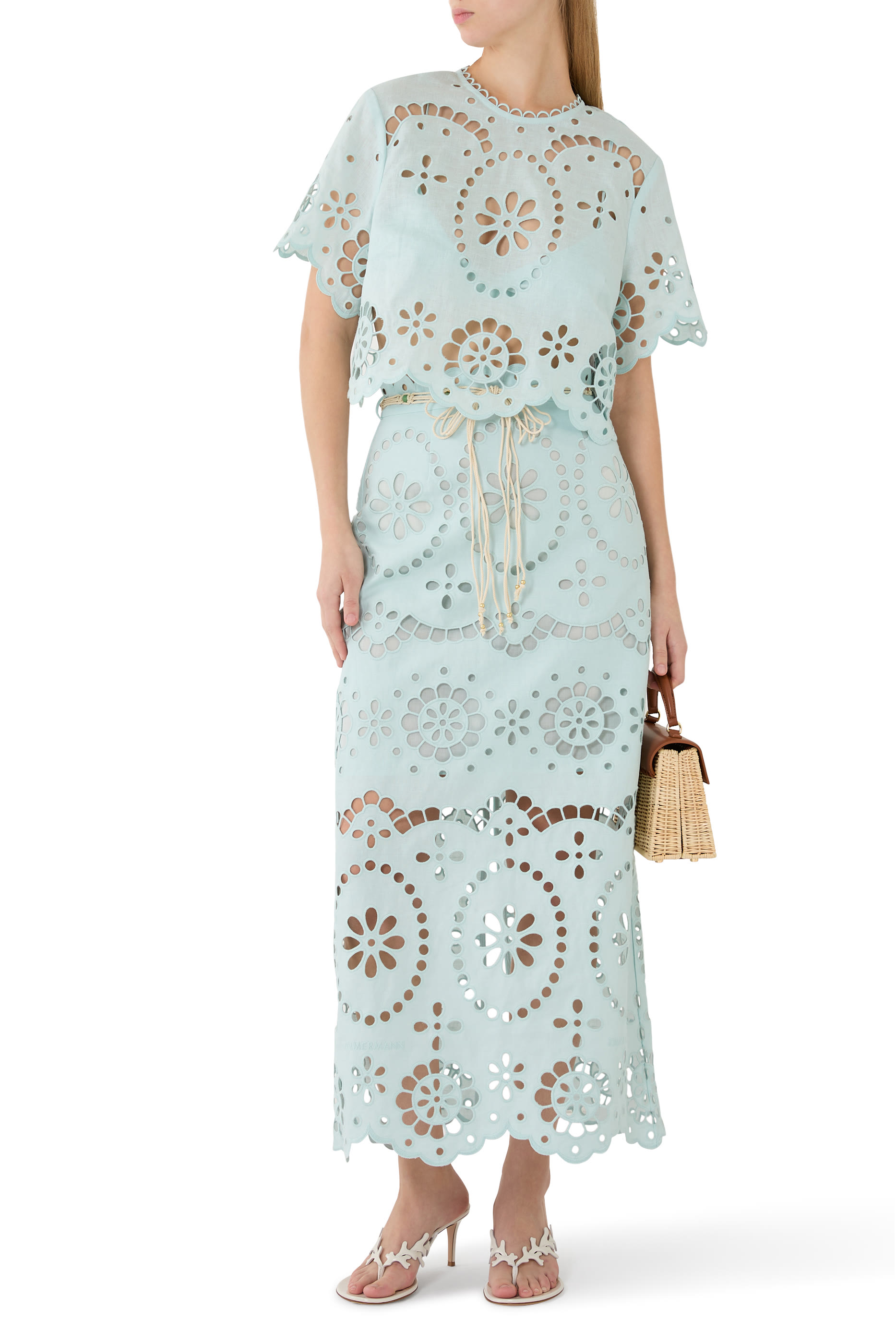 بلوزة أوايكن بتطريزات