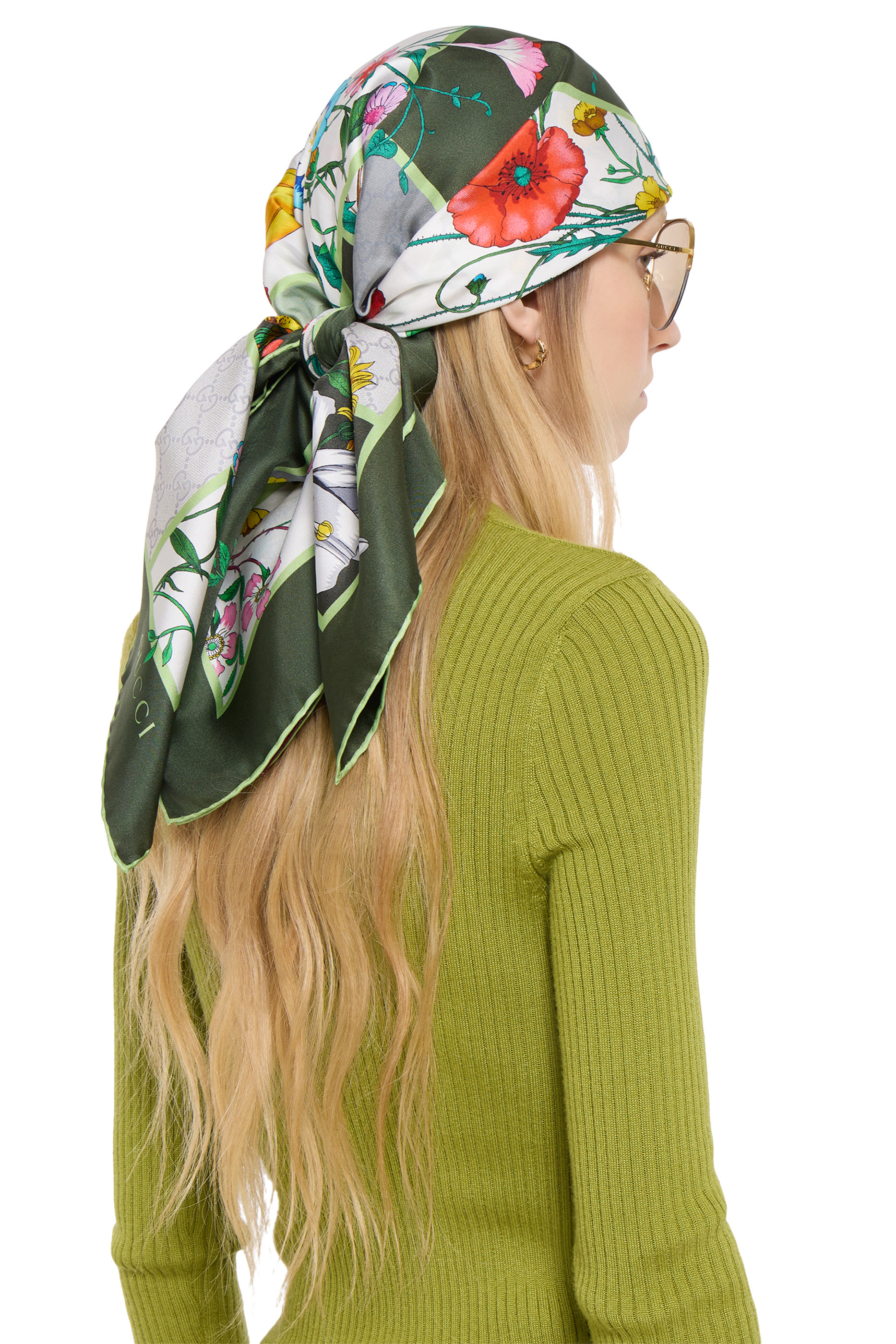 وشاح مربع بطبعات حرير تويل 