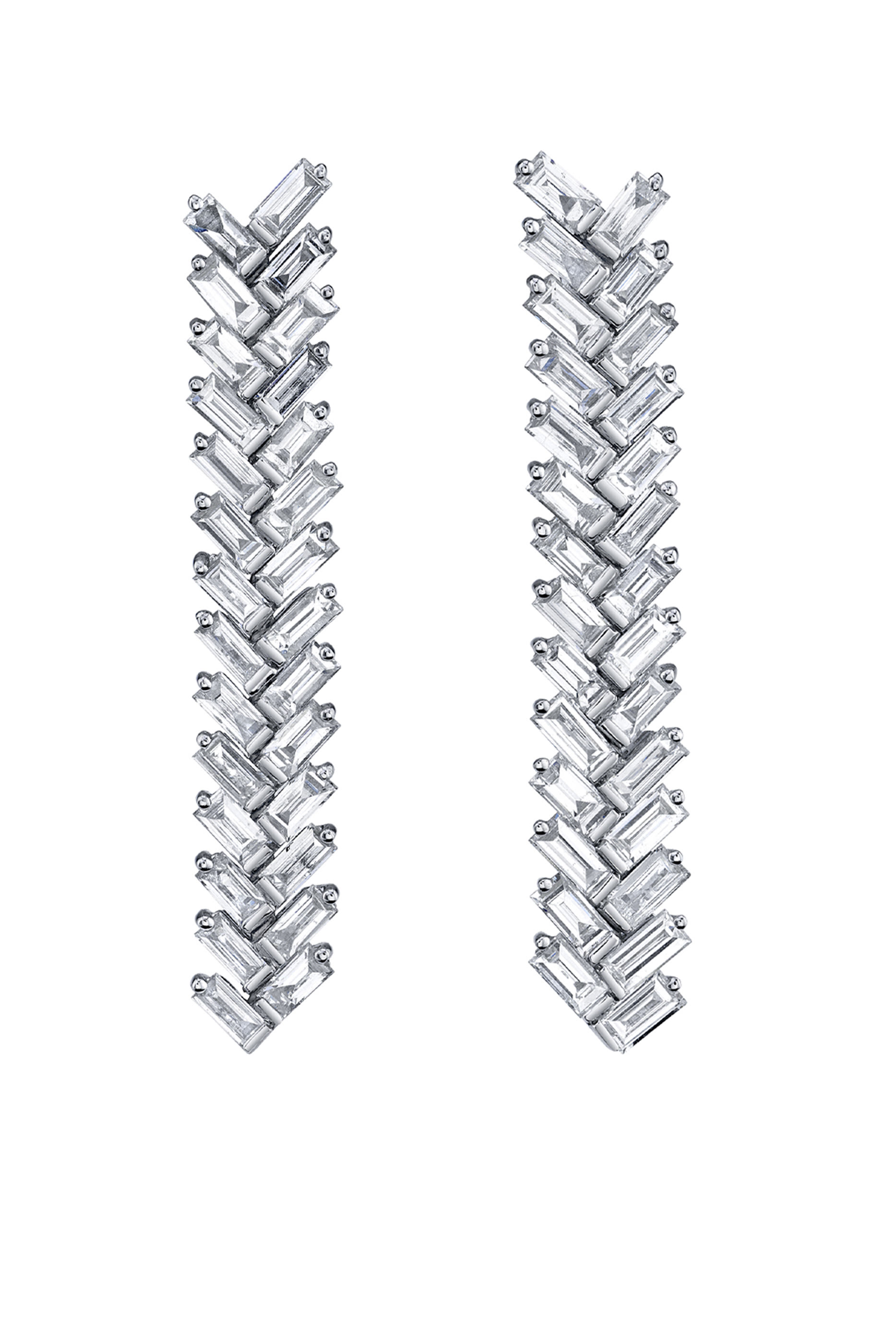 أقراط شورت بتصميم سحاب مرصعة بالماس المستطيل، ذهب أبيض عيار 18