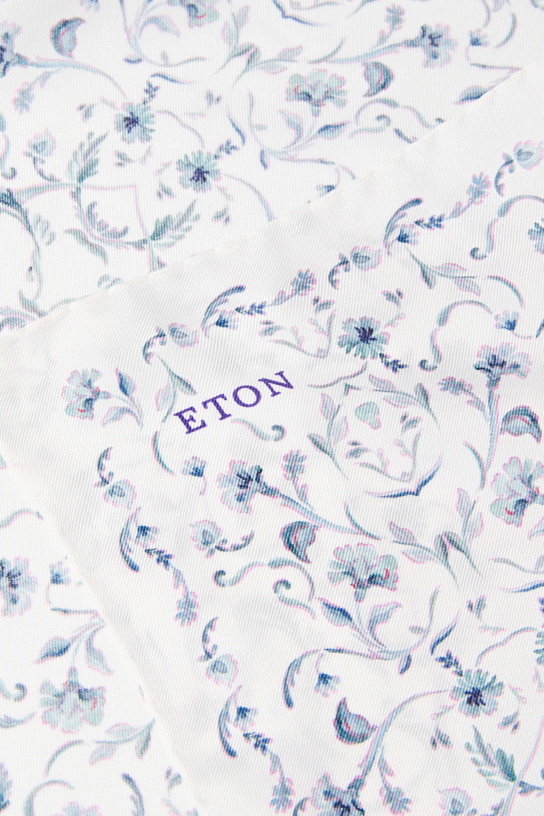 منديل جيب بنقشة أزهار متعددة حرير